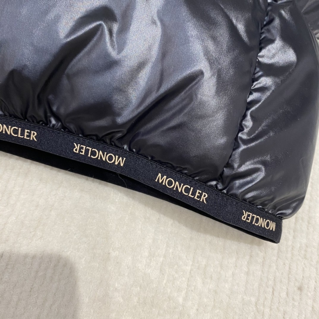 [GUCCI-구찌] 구찌 컷아웃 인터로킹 G 지갑 블랙 베이지 에보니