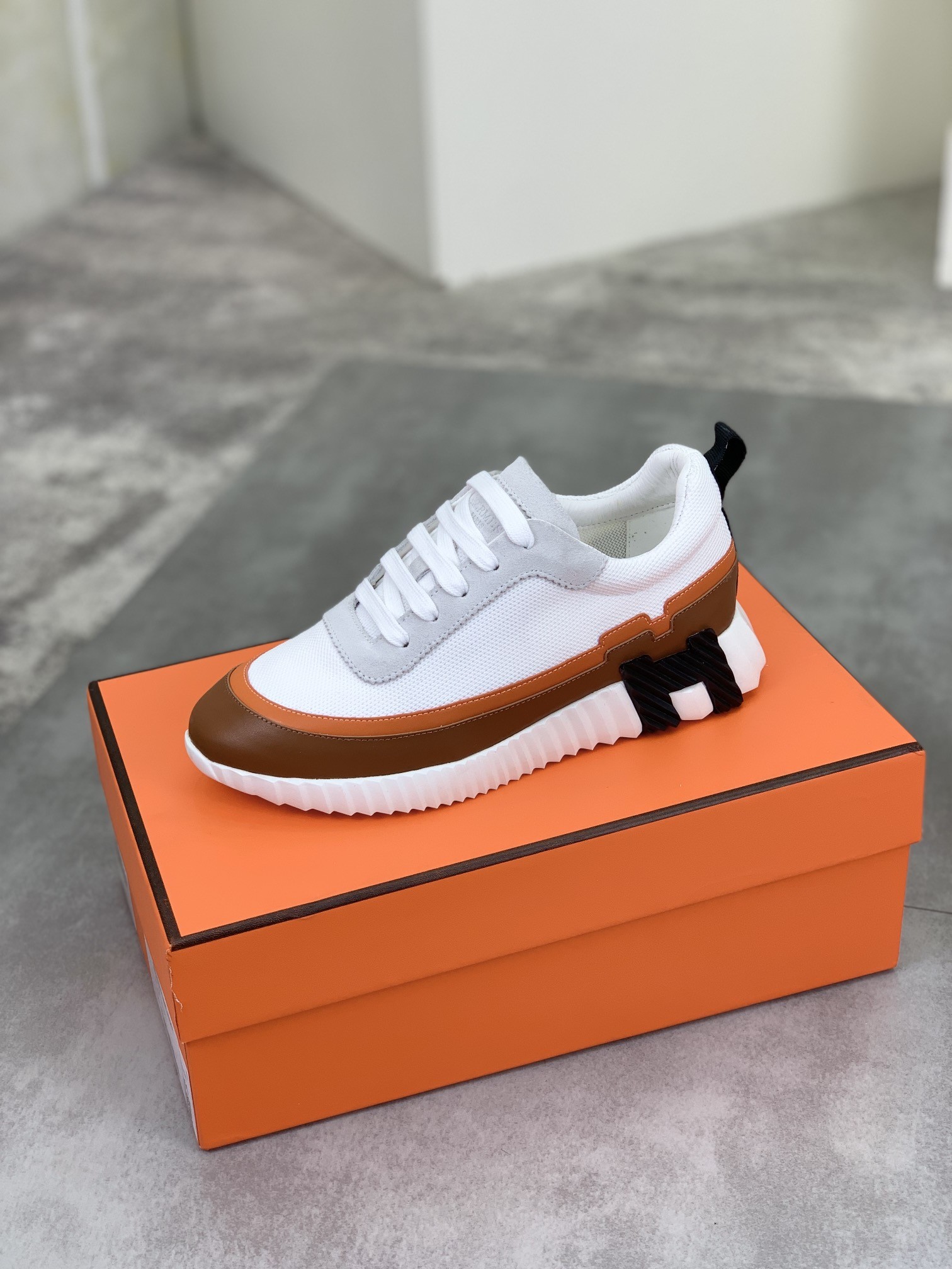 [HERMES-에르메스] 에르메스 바운싱 스니커즈 남여공용