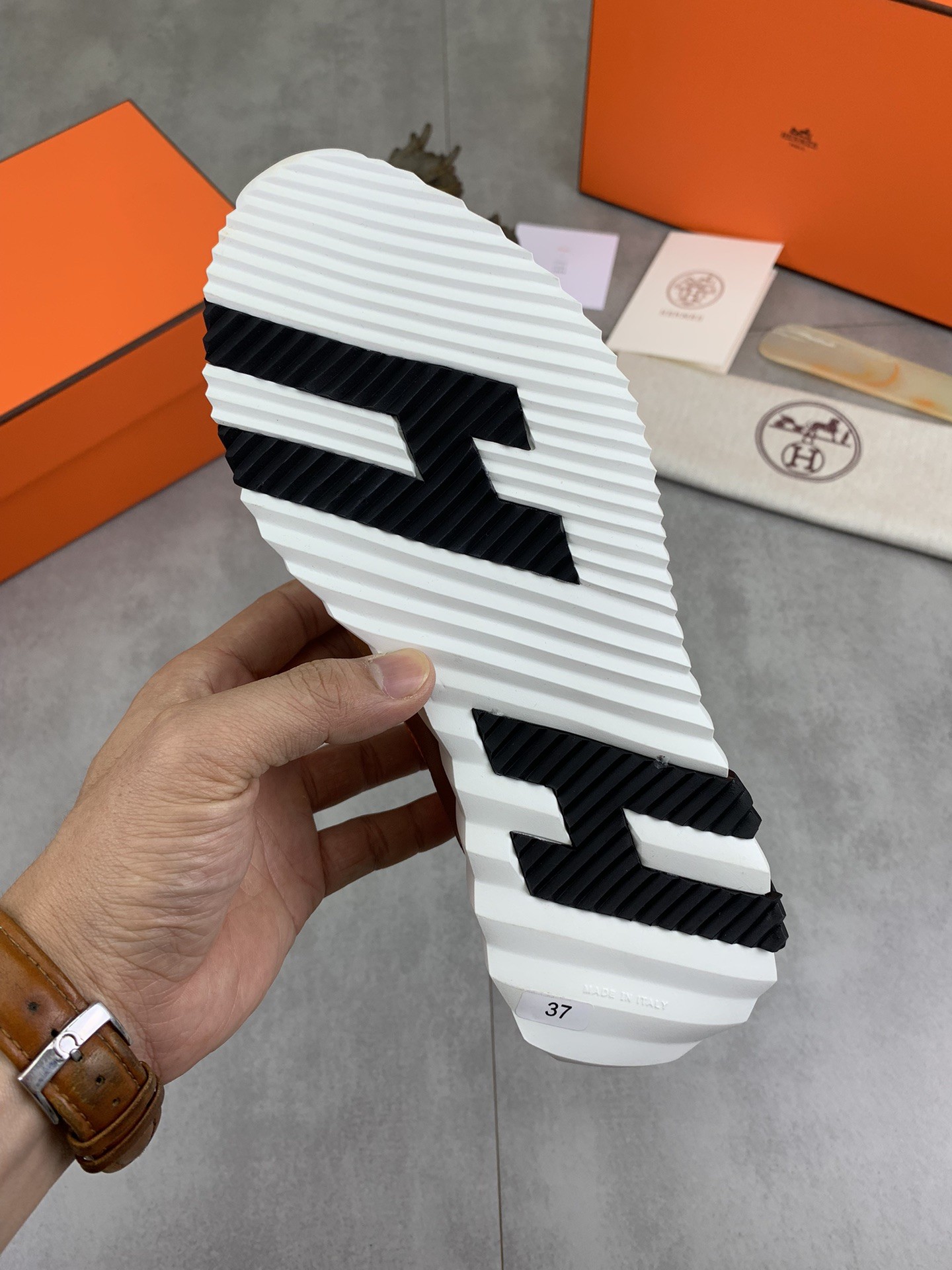 [HERMES-에르메스] 에르메스 바운싱 스니커즈 남여공용