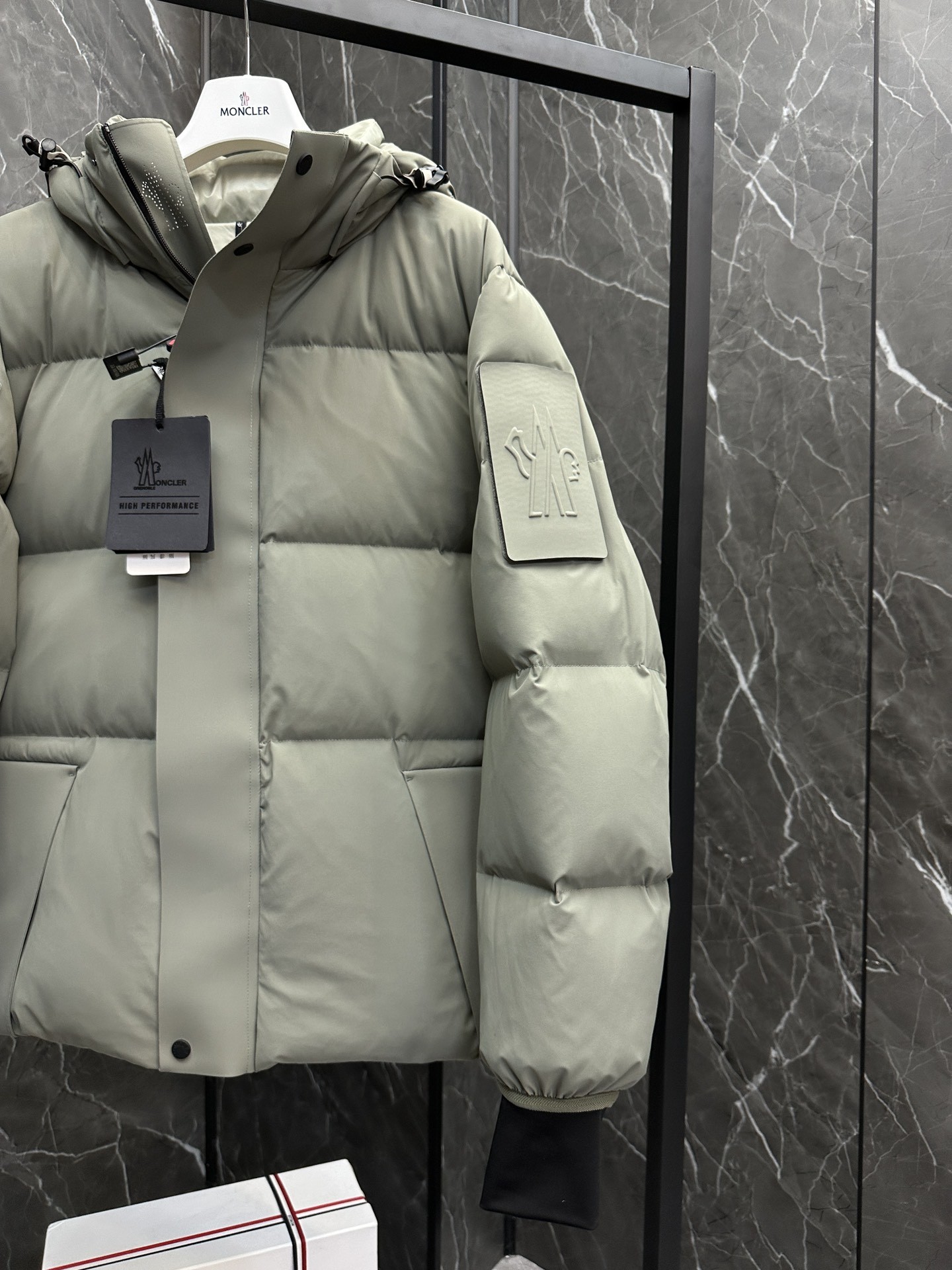 [MONCLER-몽클레어] 몽클레어 그르노블 남성 패딩