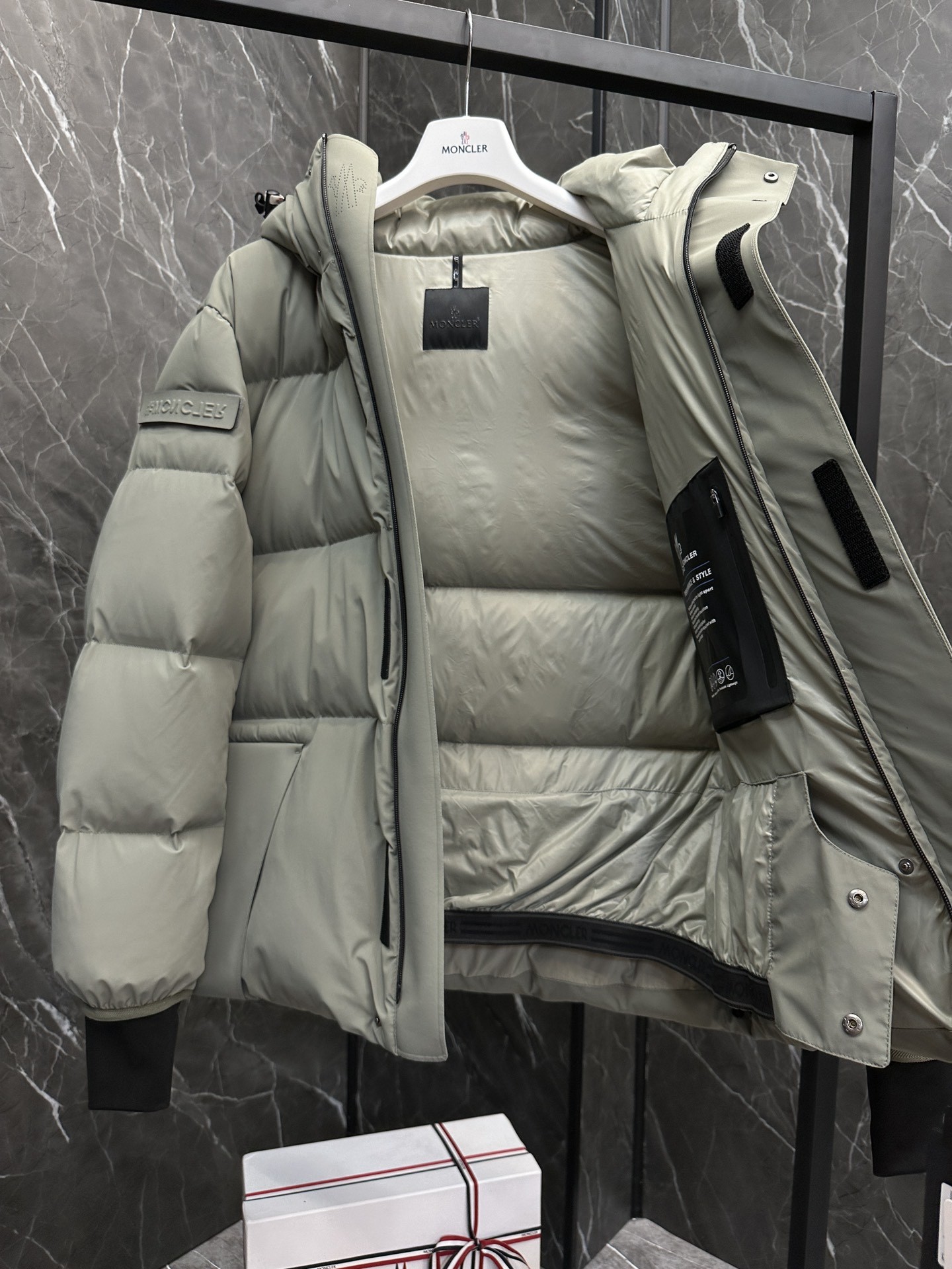 [MONCLER-몽클레어] 몽클레어 그르노블 남성 패딩