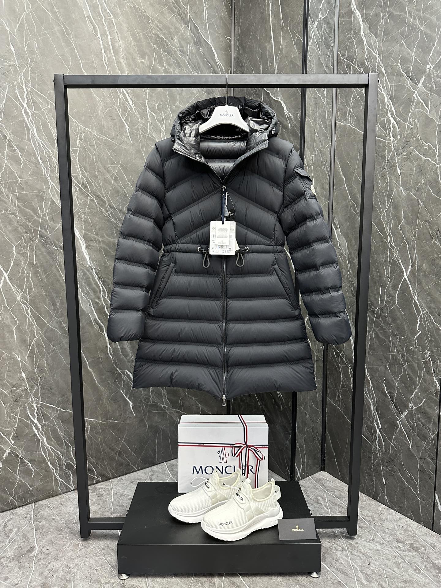 [MONCLER-몽클레어] 몽클레어 알라스토어 롱 패딩