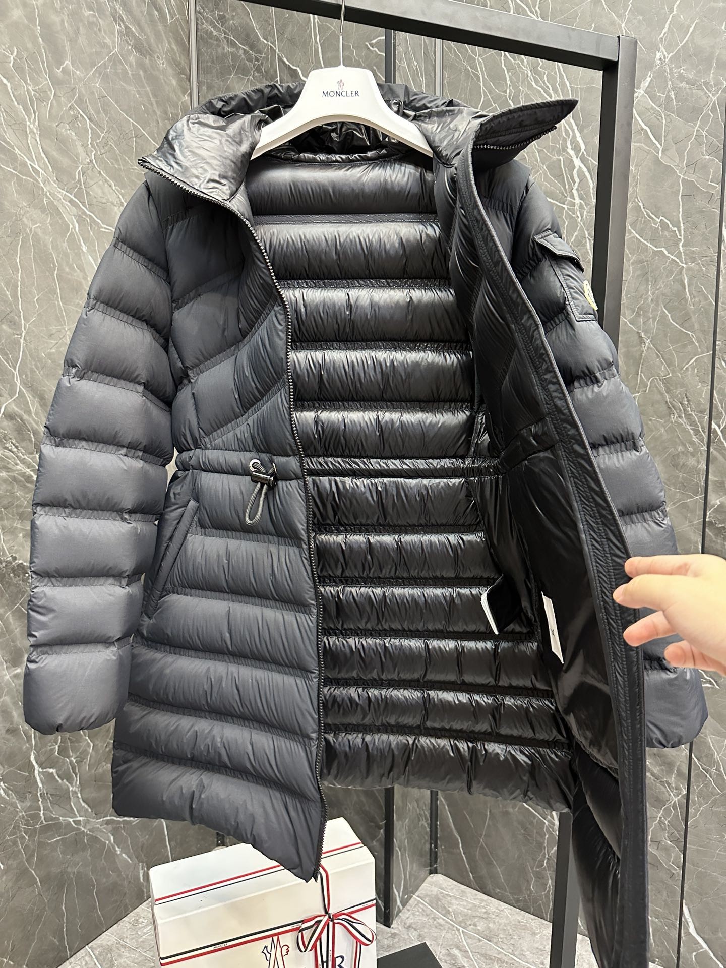 [MONCLER-몽클레어] 몽클레어 알라스토어 롱 패딩
