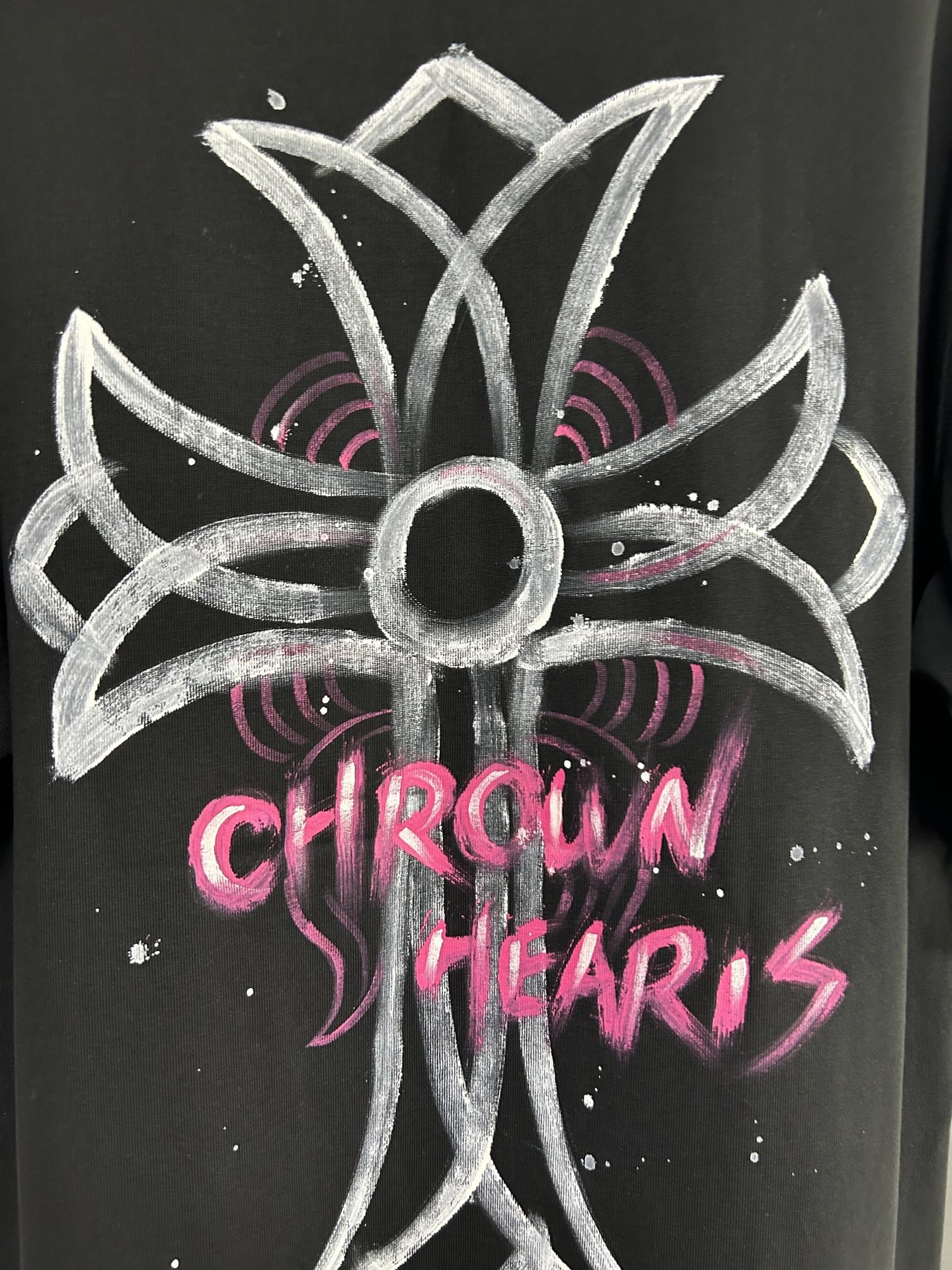 [CHROM HEARTS -크롬하츠] 크롬하츠 24SS 십자로고 스틸로고 티셔츠