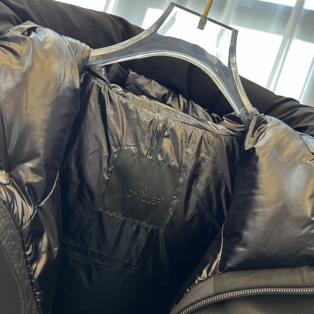 [MONCLER-몽클레어] 몽클레어 마데에라 다운 패딩