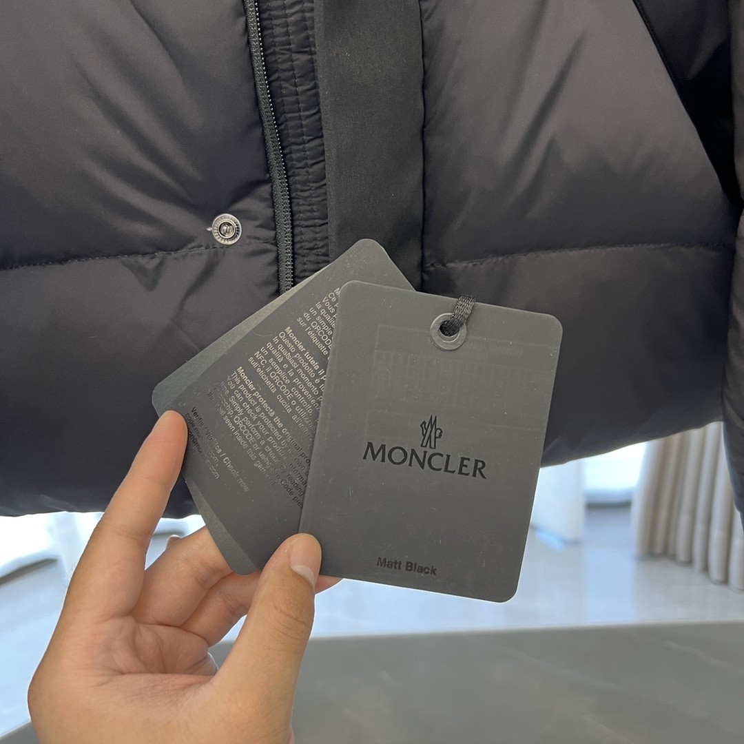 [MONCLER-몽클레어] 몽클레어 마데에라 다운 패딩