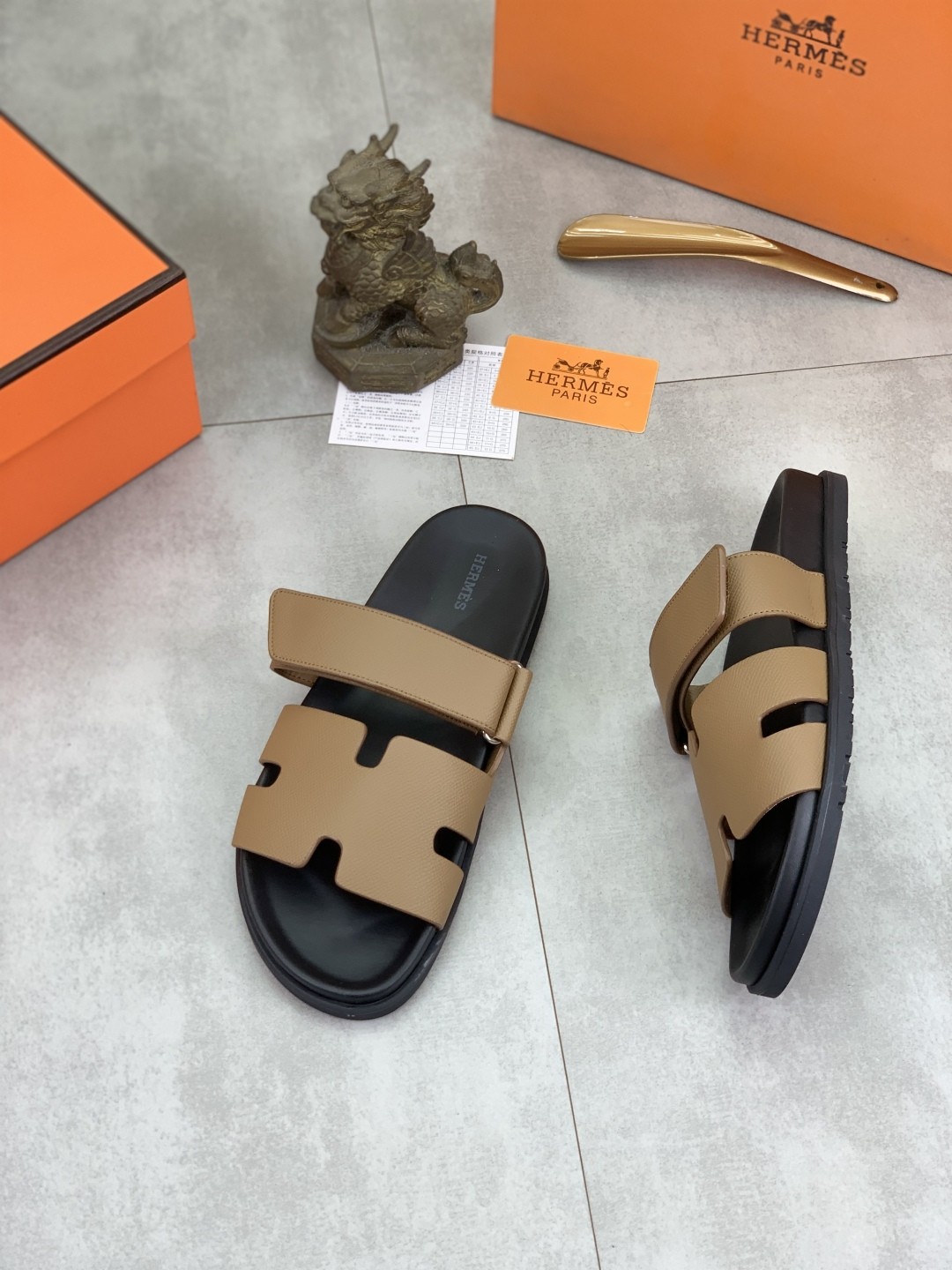 [HERMES-에르메스] 에르메스 시프레 샌들 내츄럴 골드