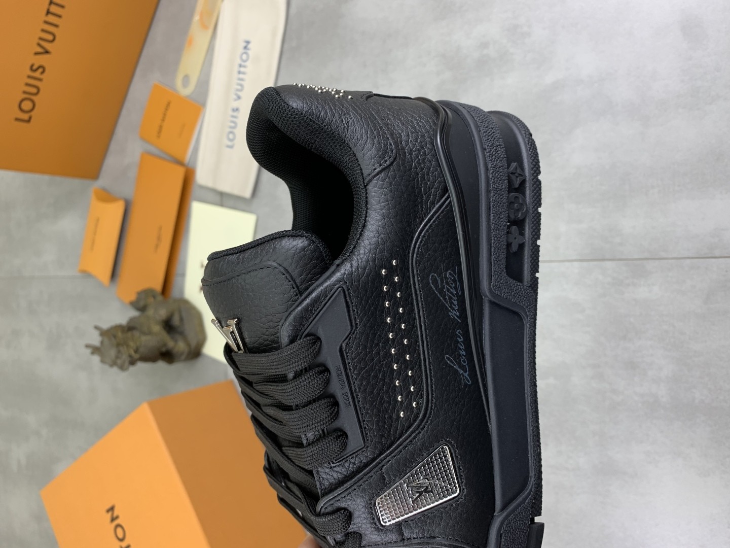 [LOUIS VUITTON-루이비통] 루이비통 트레이너 스니커즈