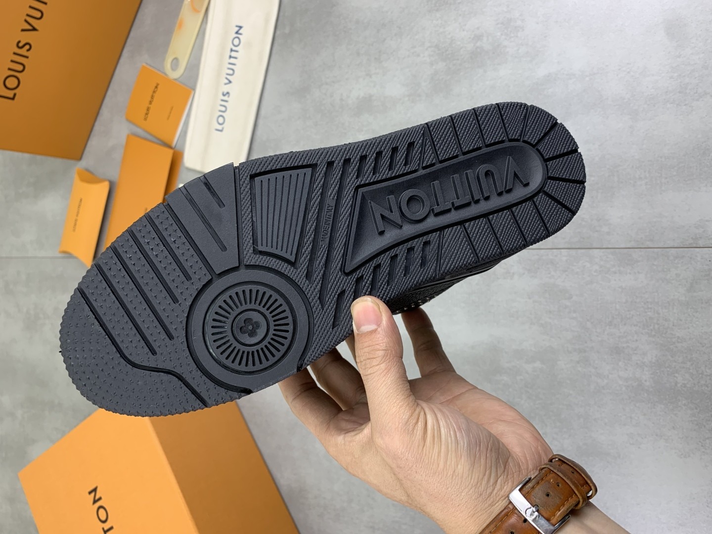 [LOUIS VUITTON-루이비통] 루이비통 트레이너 스니커즈