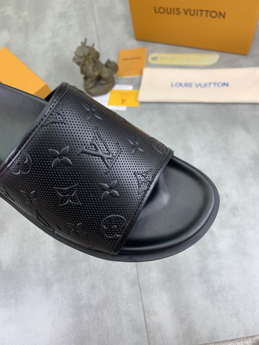 [LOUIS VUITTON-루이비통] 루이비통 리바이벌뮬 슬리퍼