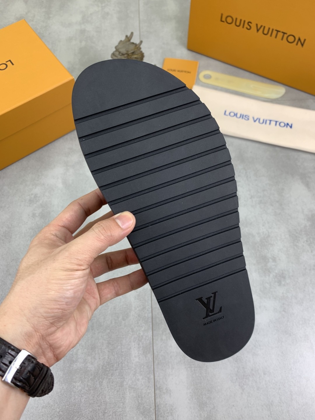 [LOUIS VUITTON-루이비통] 루이비통 리바이벌뮬 슬리퍼