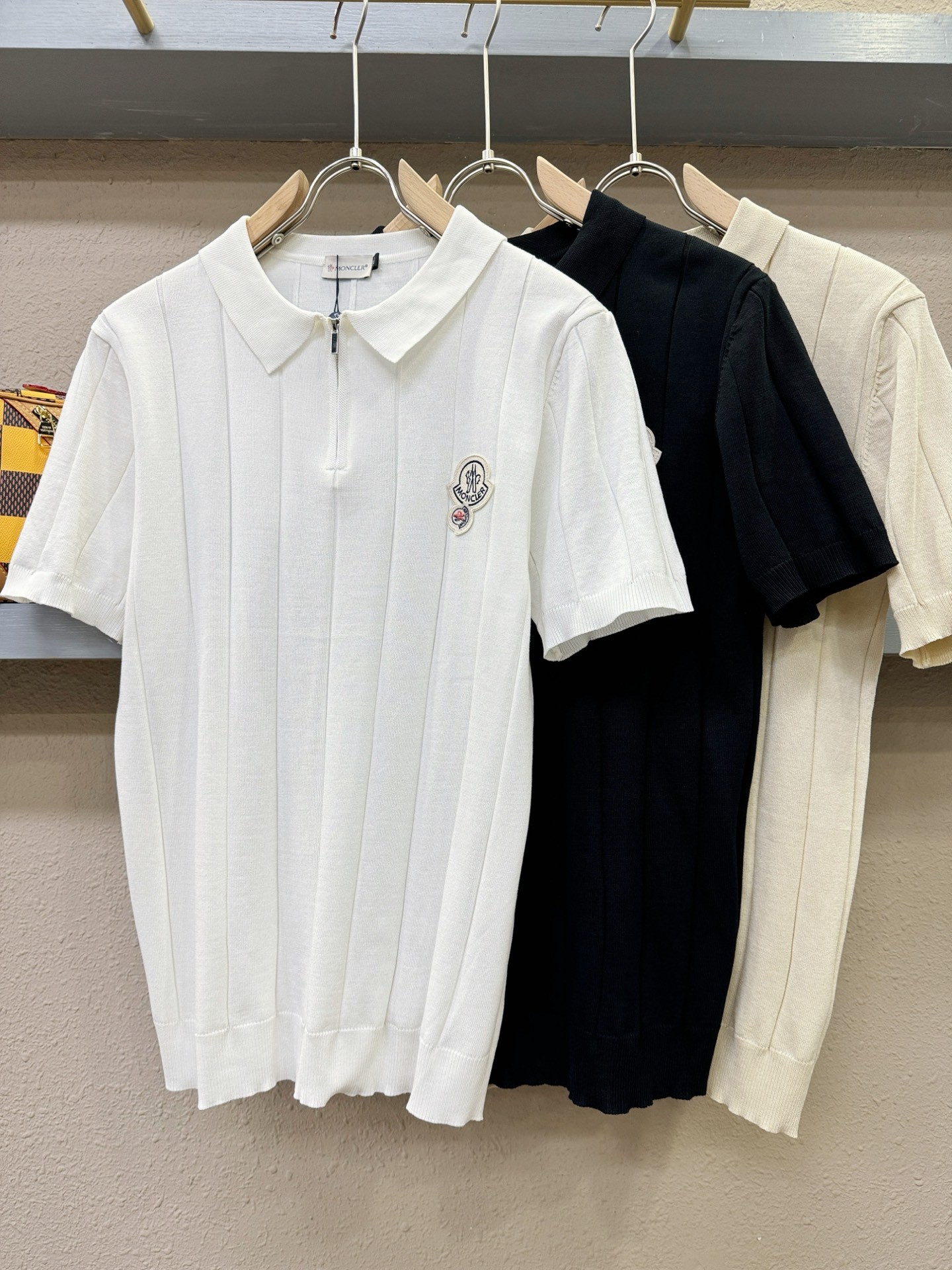 [MONCLER-몽클레어] 몽클레어 빅로고 패치 티셔츠