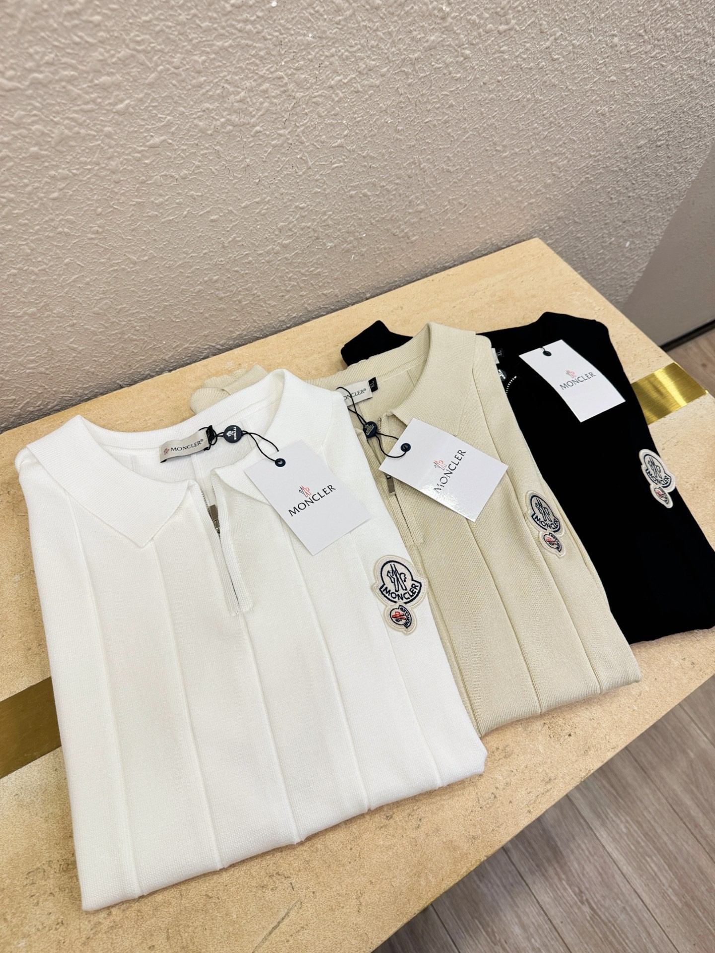 [MONCLER-몽클레어] 몽클레어 빅로고 패치 티셔츠