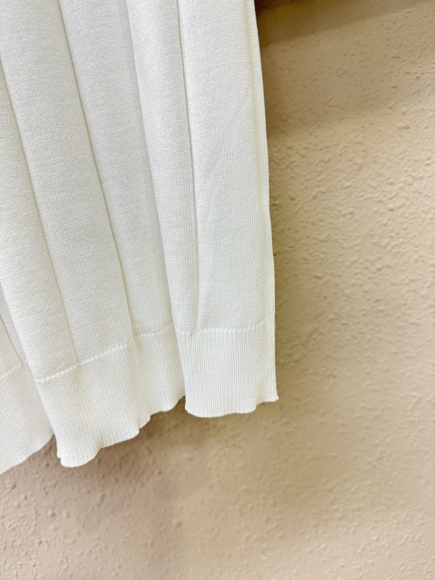 [MONCLER-몽클레어] 몽클레어 빅로고 패치 티셔츠