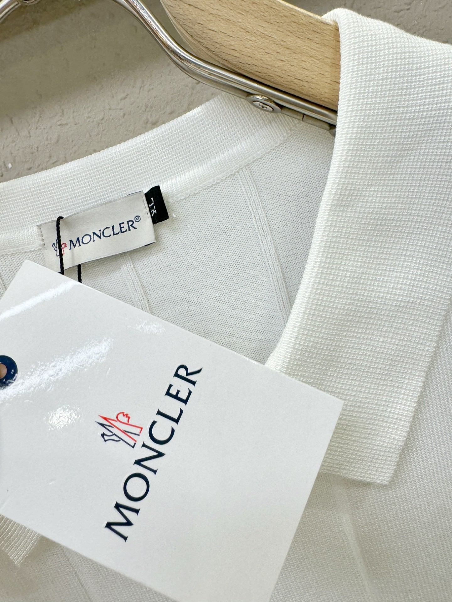 [MONCLER-몽클레어] 몽클레어 빅로고 패치 티셔츠