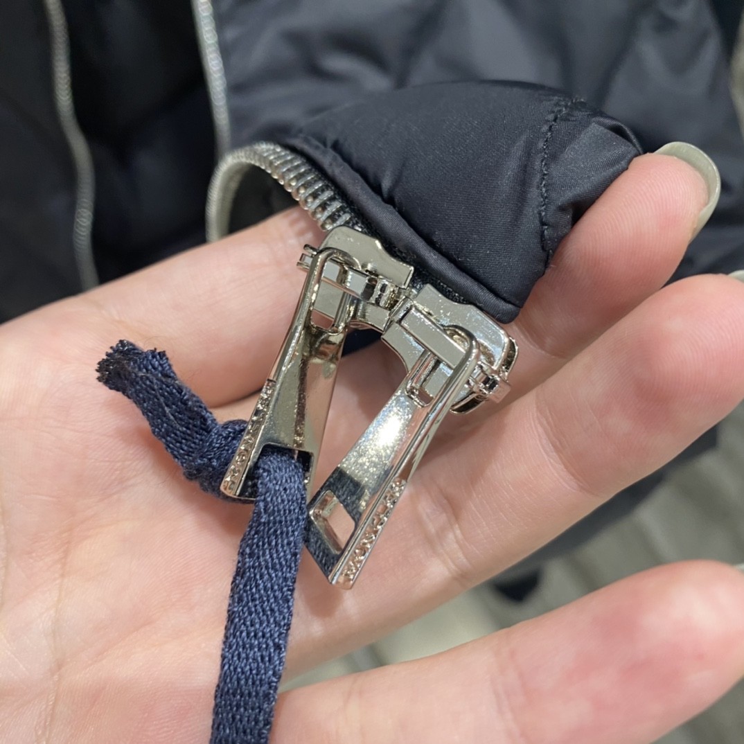 [MONCLER-몽클레어]  몽클레어 에어로로프트 자켓