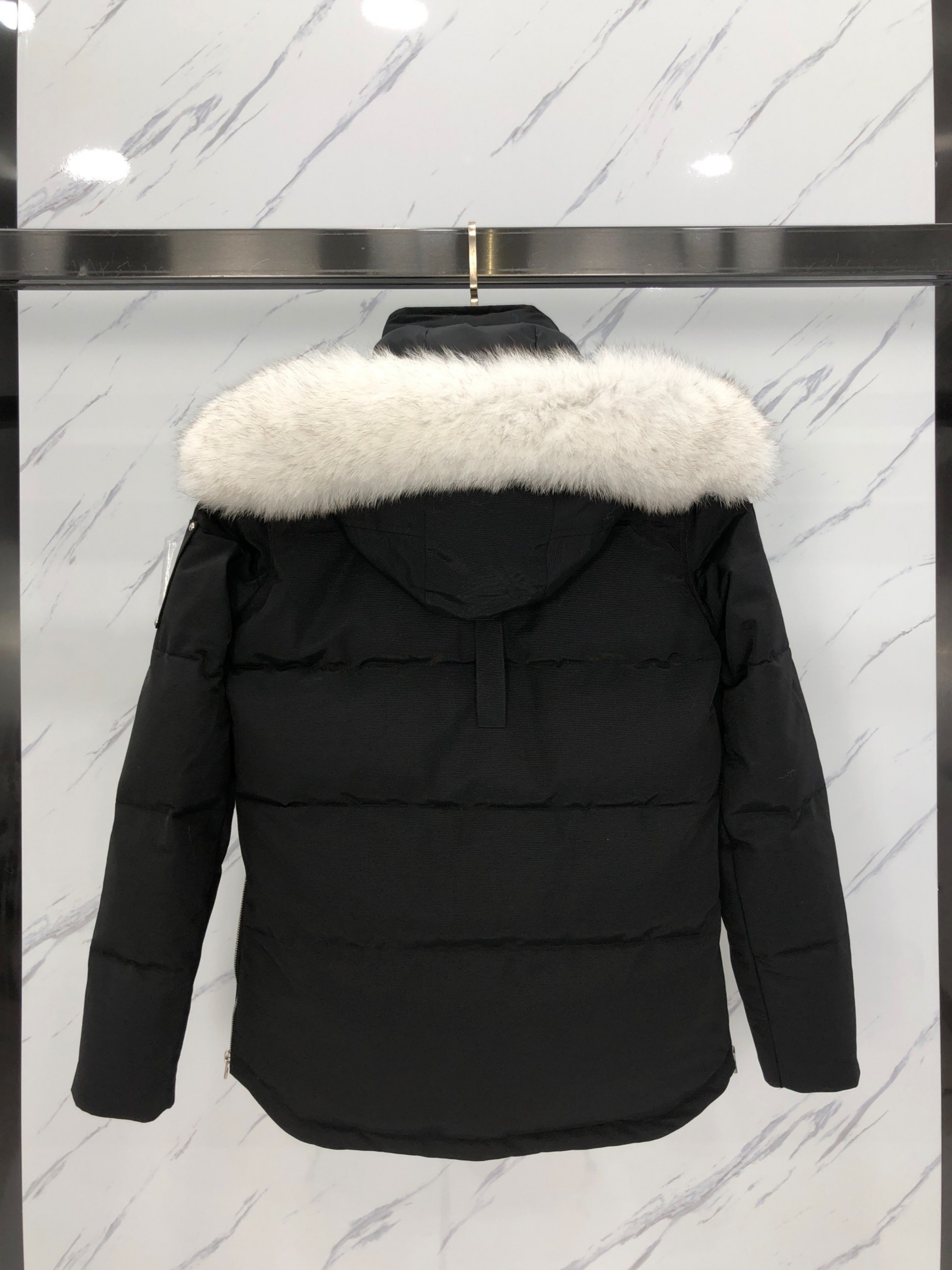 [Moose knuckles -무스너클 ] 무스너클 쓰리쿼터 버클 패딩