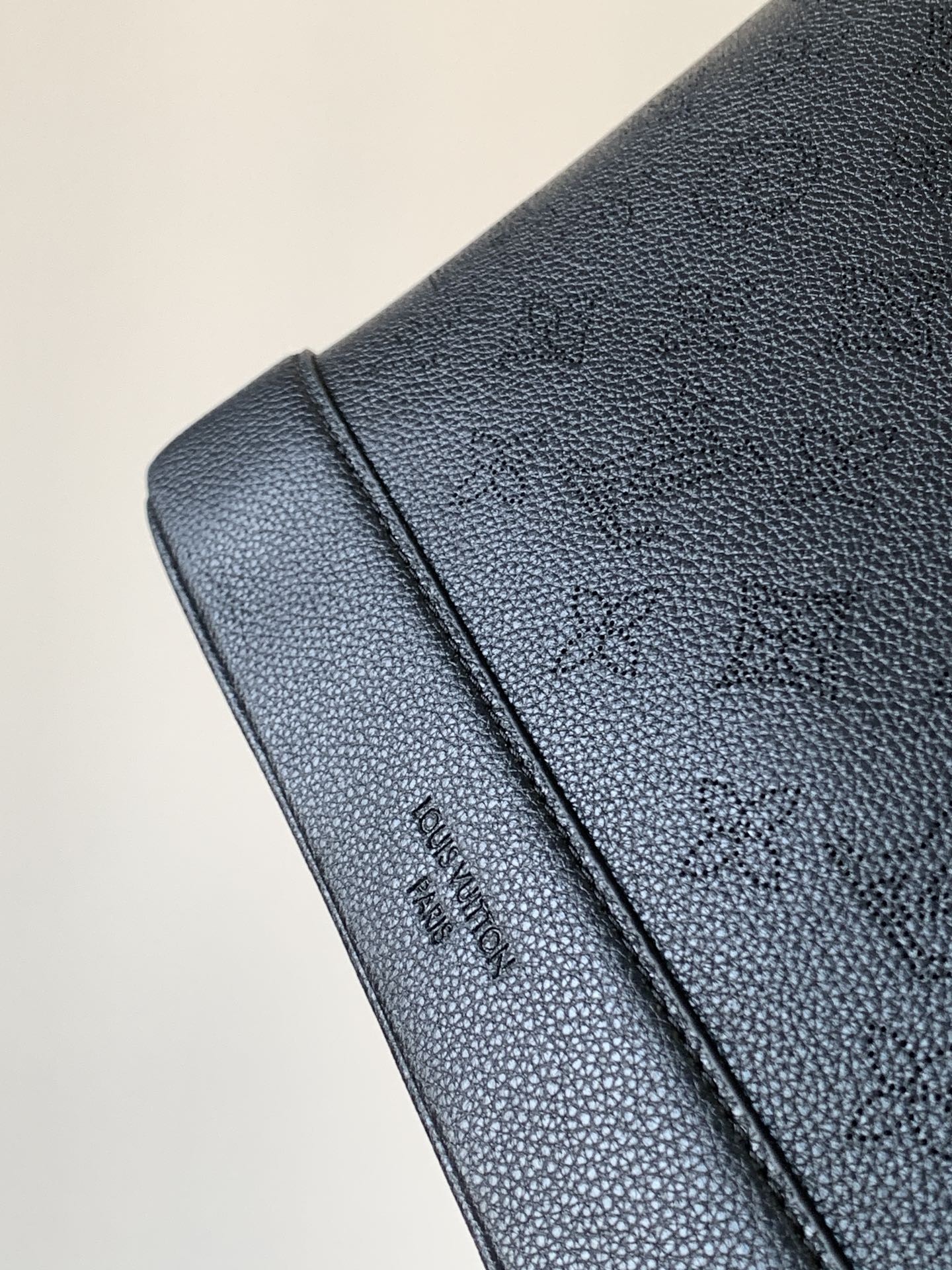 [LOUIS VUITTON-루이비통] 루이비통 플로르 블랙 M12139