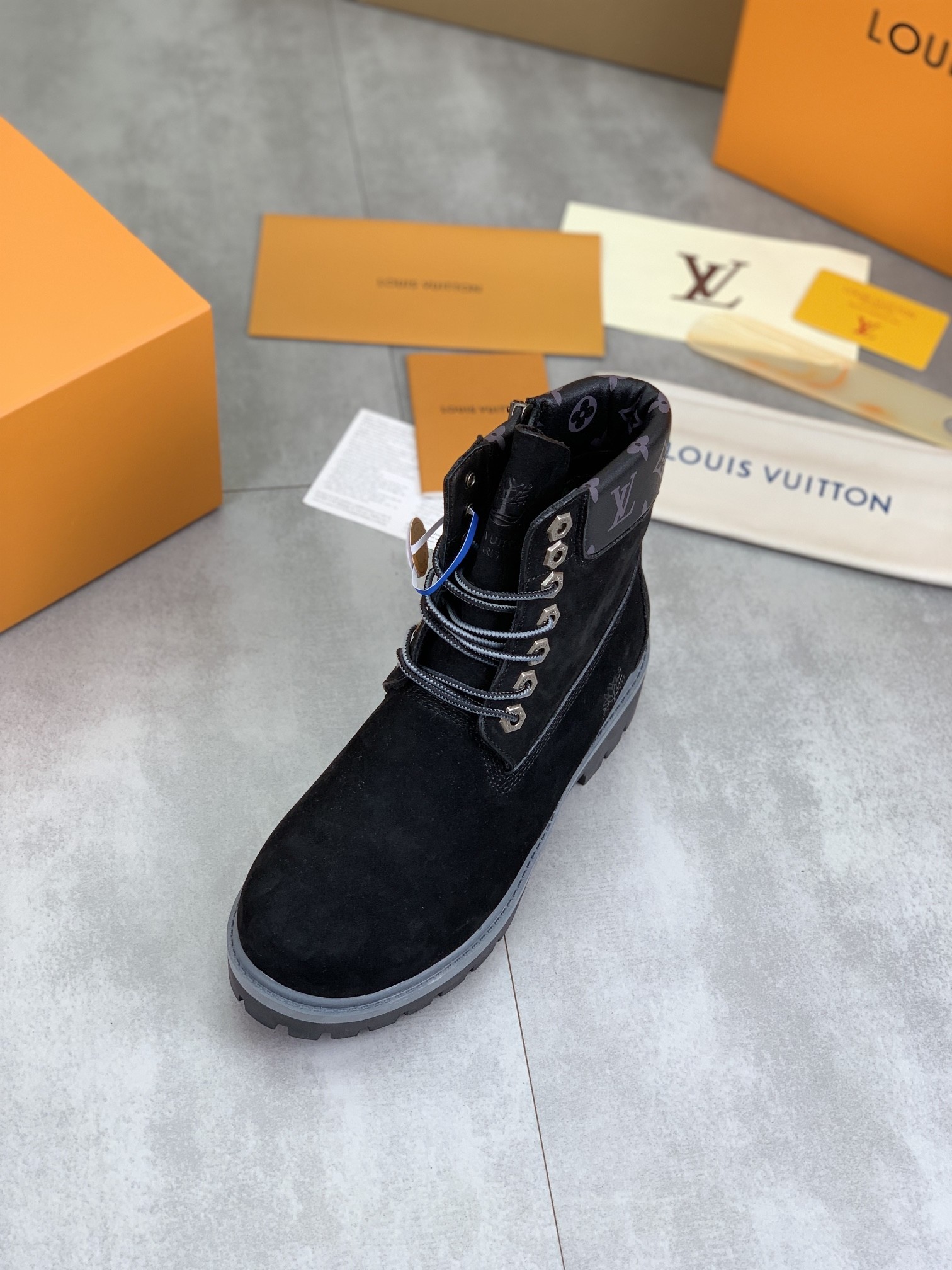 [LOUIS VUITTON-루이비통] 루이비통 프리미엄 워커 부츠 블랙