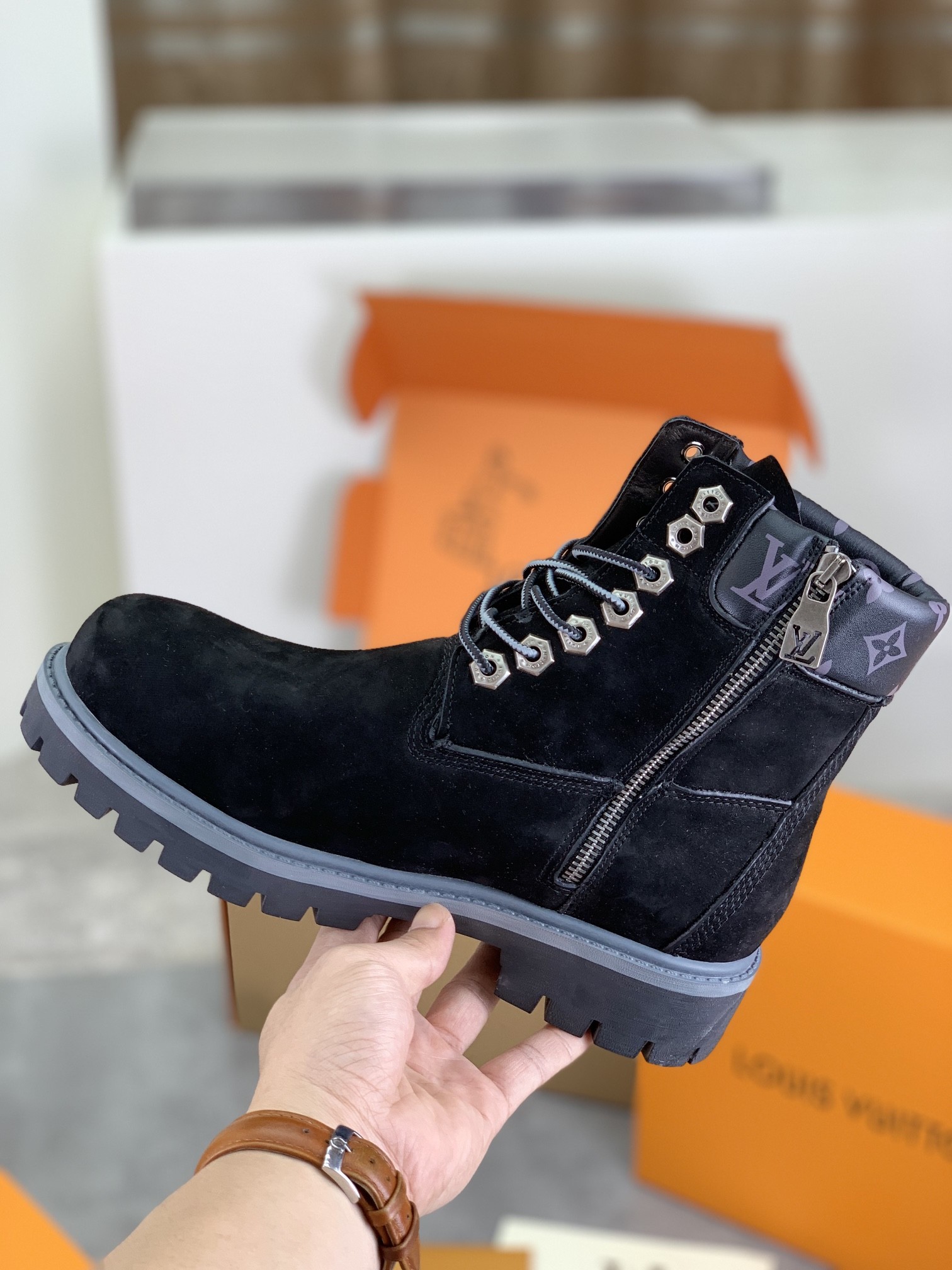 [LOUIS VUITTON-루이비통] 루이비통 프리미엄 워커 부츠 블랙
