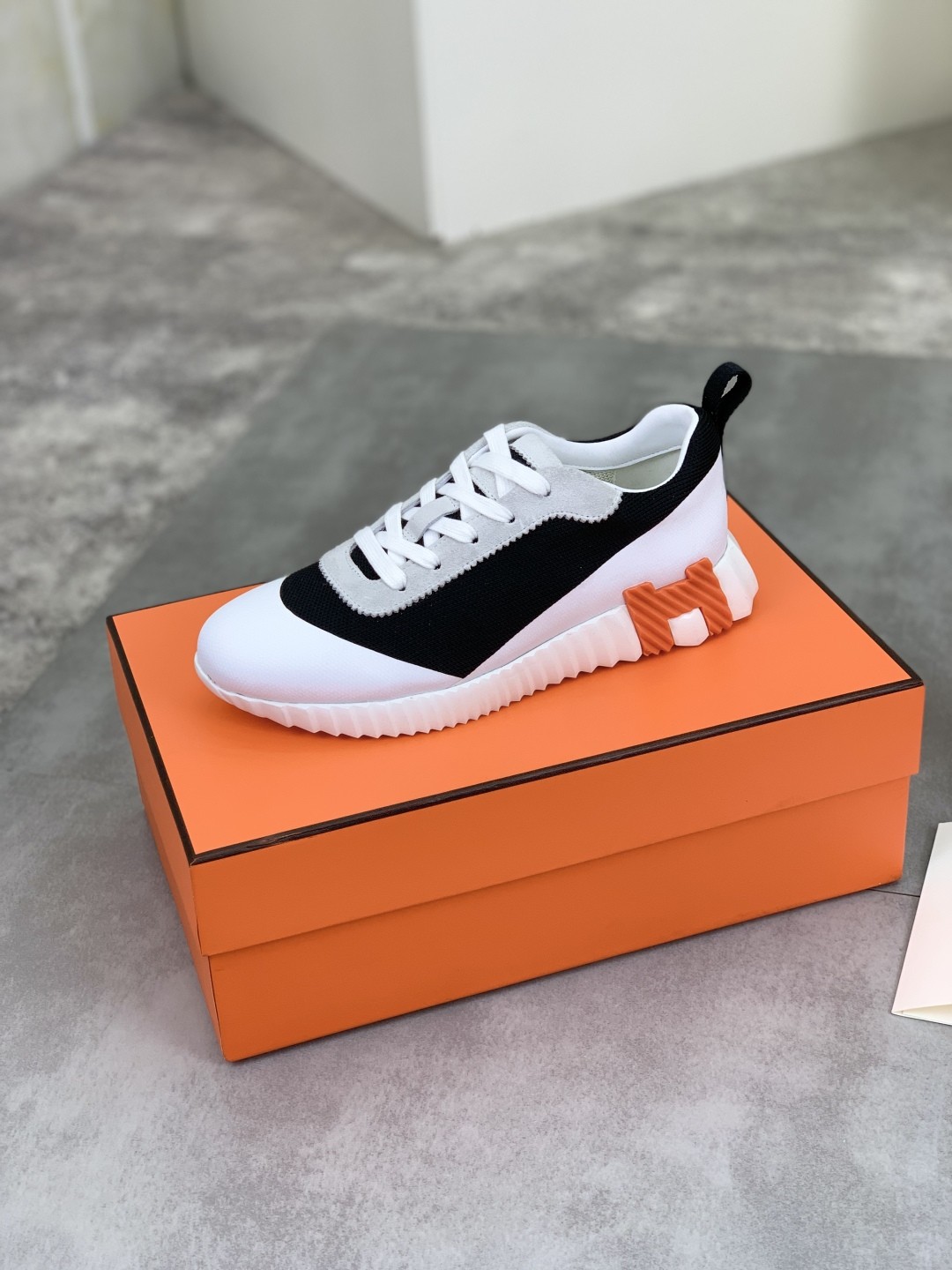 [HERMES-에르메스]  에르메스  바운싱 스니커즈 남여공용