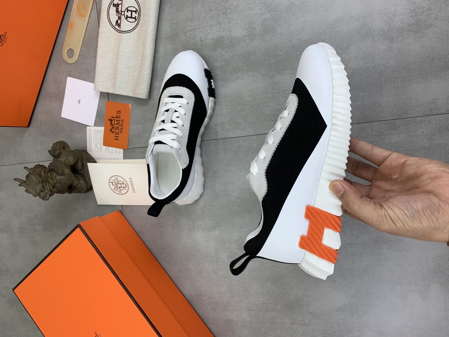 [HERMES-에르메스]  에르메스  바운싱 스니커즈 남여공용
