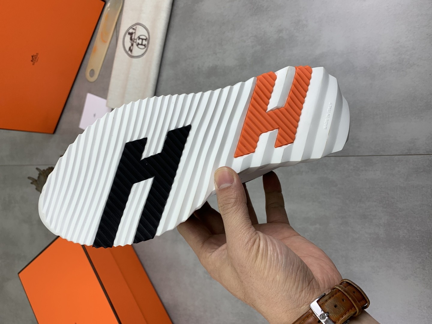 [HERMES-에르메스]  에르메스  바운싱 스니커즈 남여공용