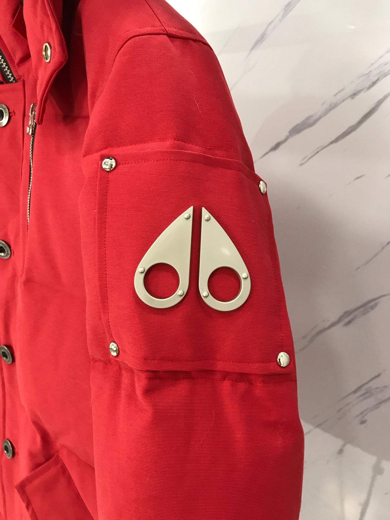 [Moose knuckles -무스너클 ]   무스너클 쓰리쿼퉈 남성 다운  패딩 점퍼