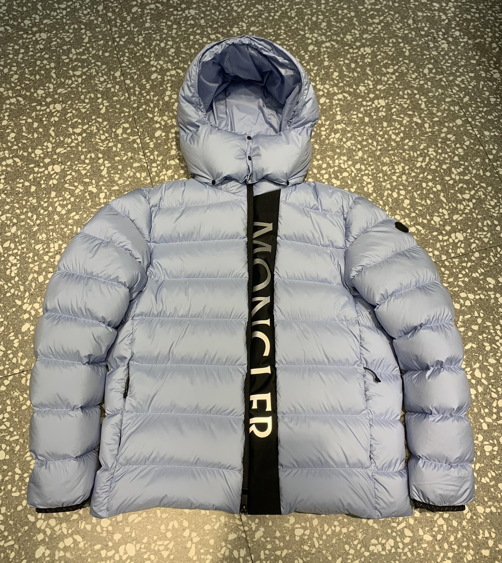 [MONCLER-몽클레어] 몽클레어 레터링 로고 패딩