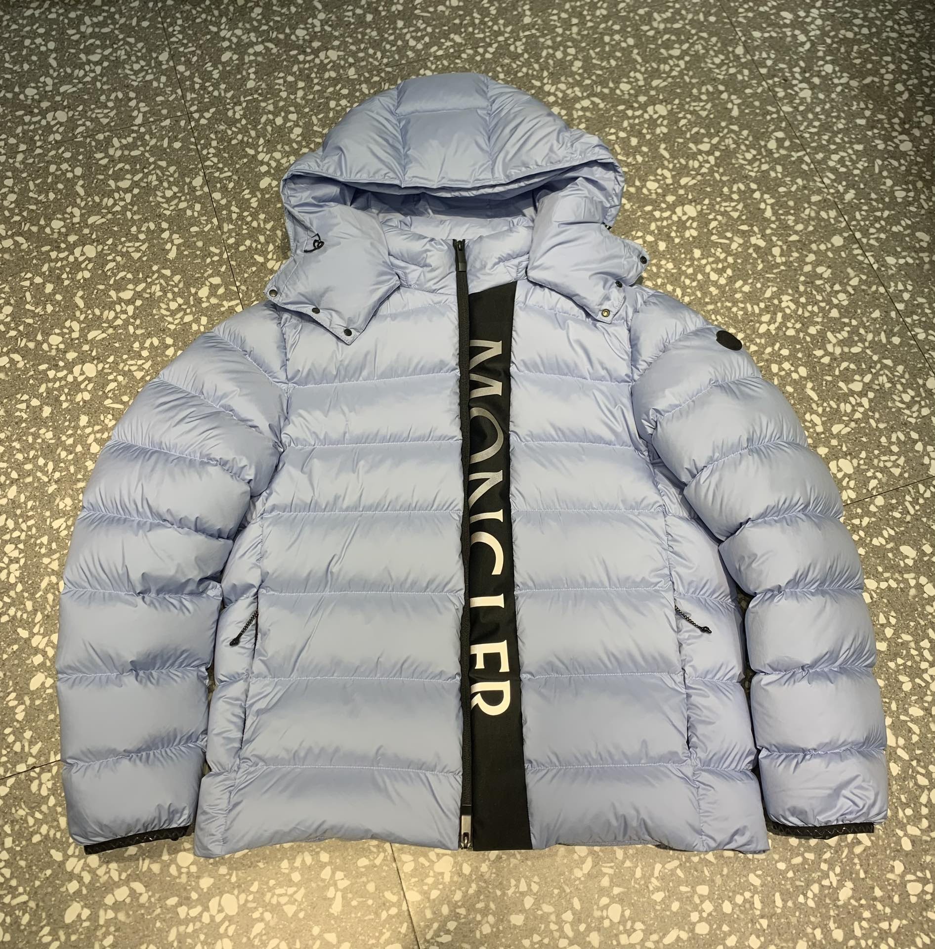 [MONCLER-몽클레어] 몽클레어 레터링 로고 패딩