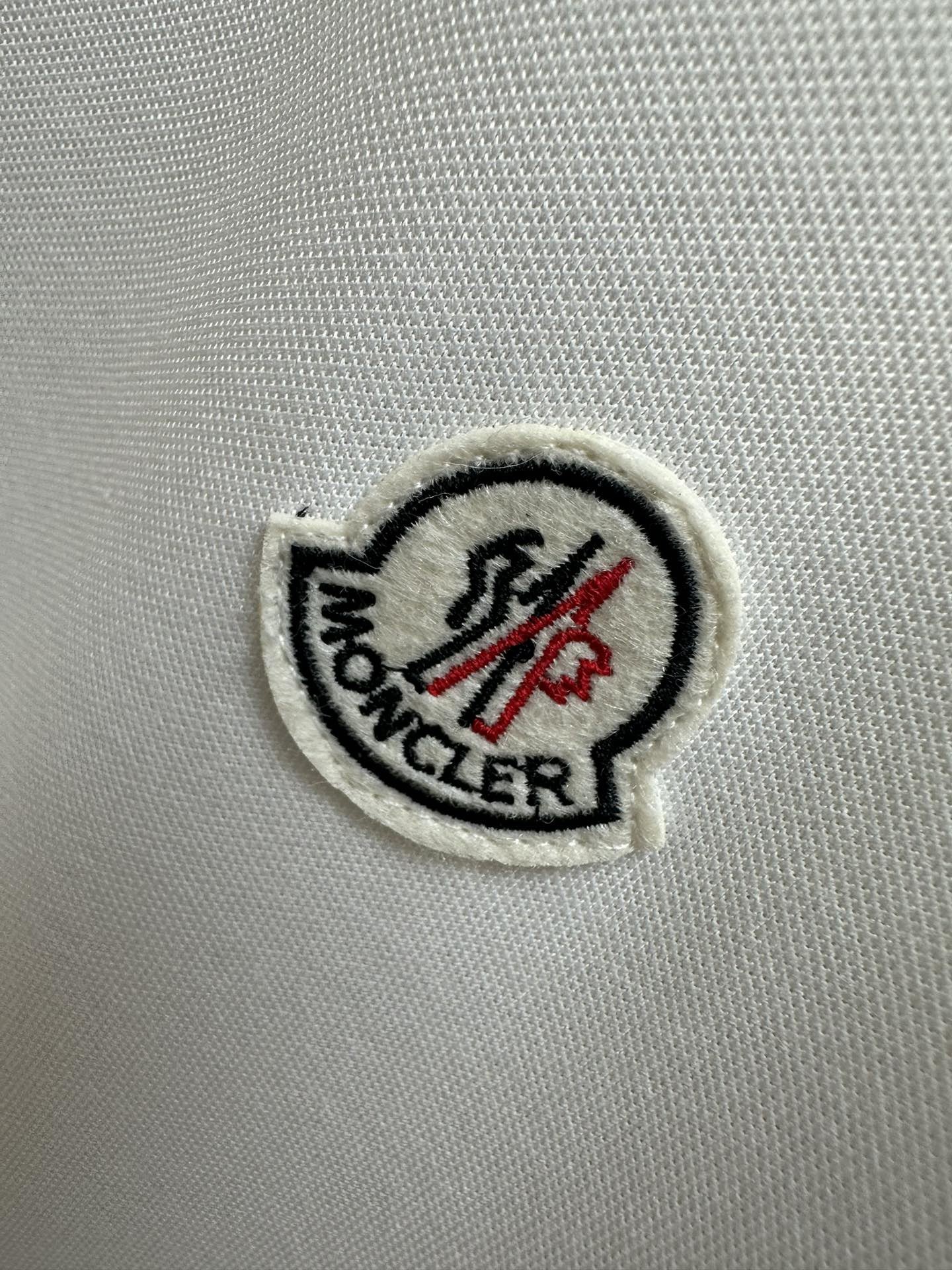 [MONCLER-몽클레어] 몽클레어 로고 패치 반소매 폴로 셔츠
