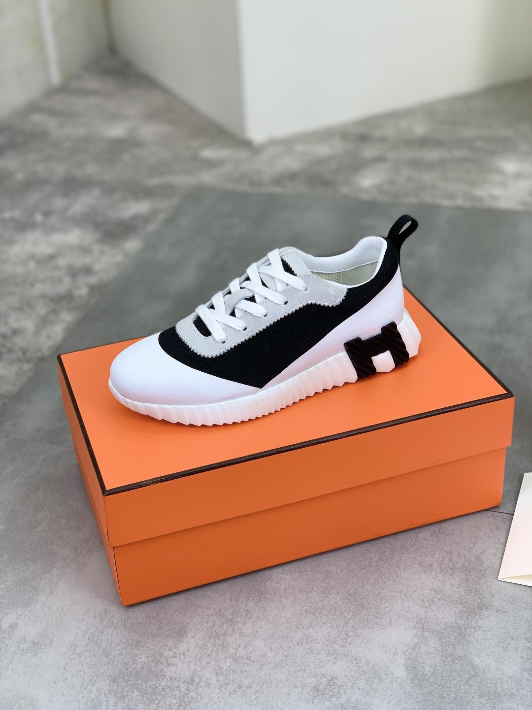 [HERMES-에르메스] 에르메스  바운싱 스니커즈 남여공용