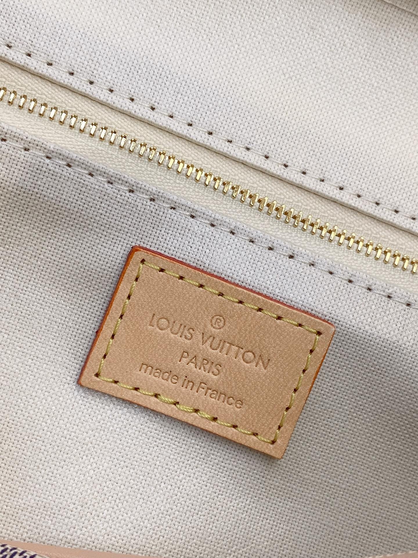 [LOUIS VUITTON-루이비통] 루이비통 토일레트리 파우치 M47528