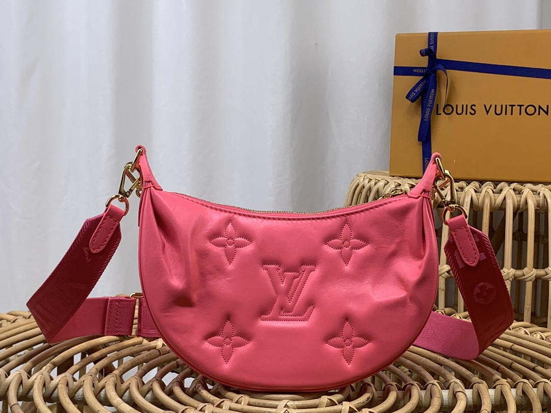 루이비통 LV Over The Moon 오버 더 문 숄더 백