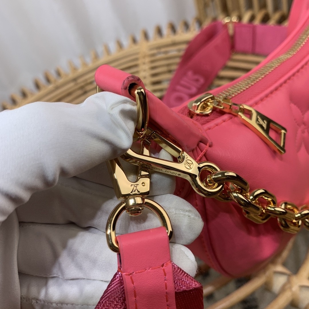 루이비통 LV Over The Moon 오버 더 문 숄더 백