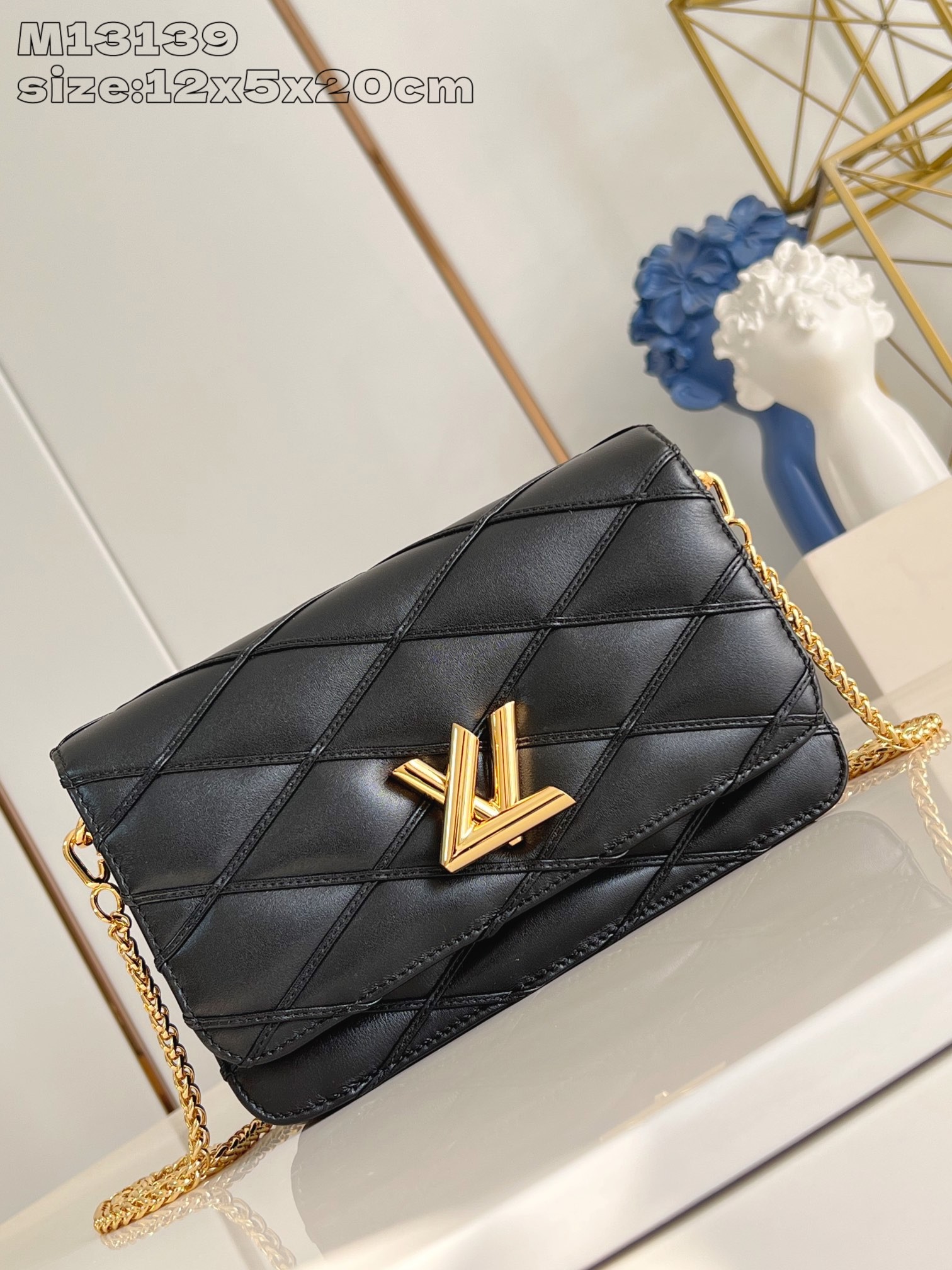 [LOUIS VUITTON-루이비통] 루이비통 월릿 온 체인 블랙 M13139
