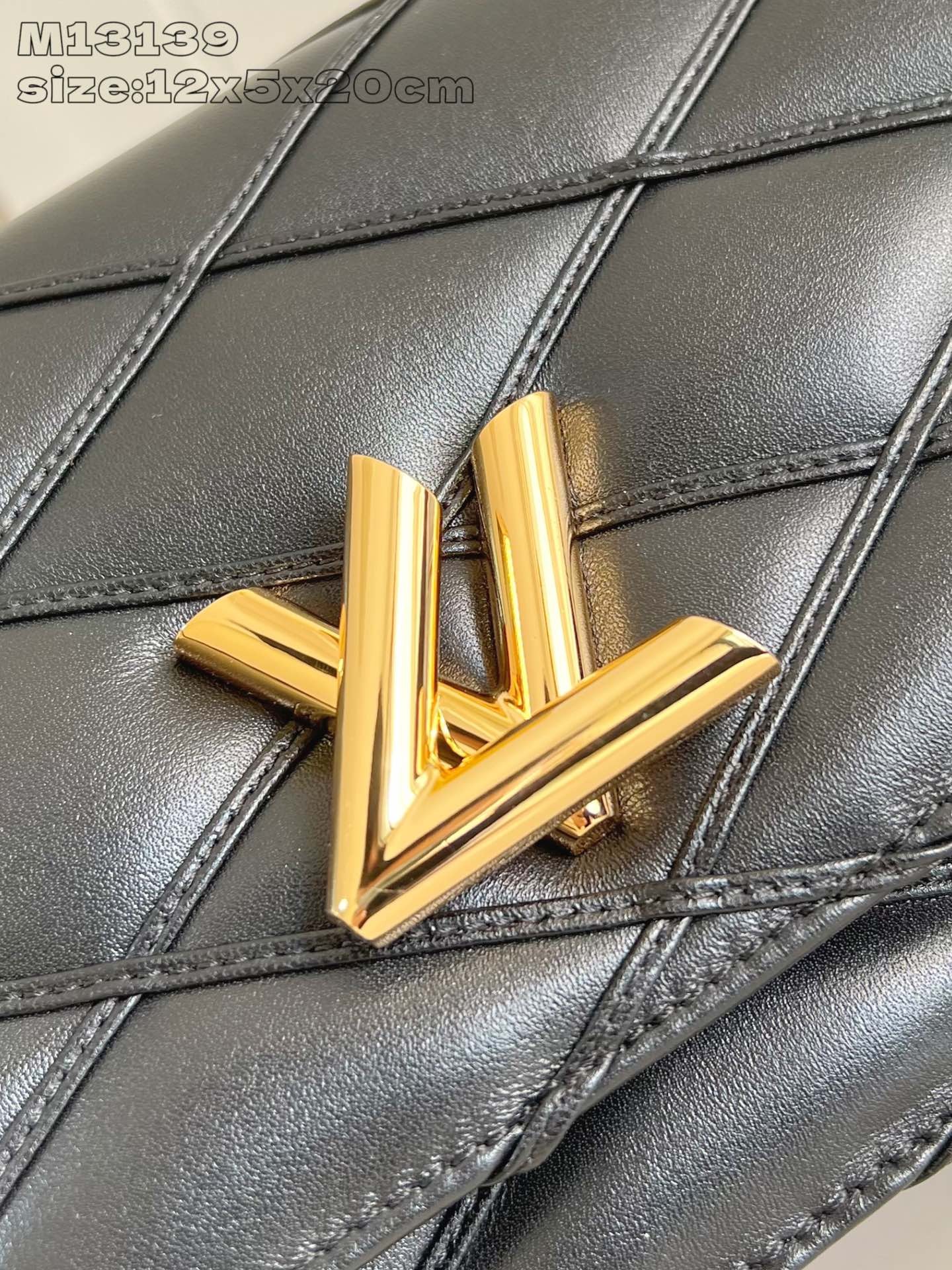 [LOUIS VUITTON-루이비통] 루이비통 월릿 온 체인 블랙 M13139