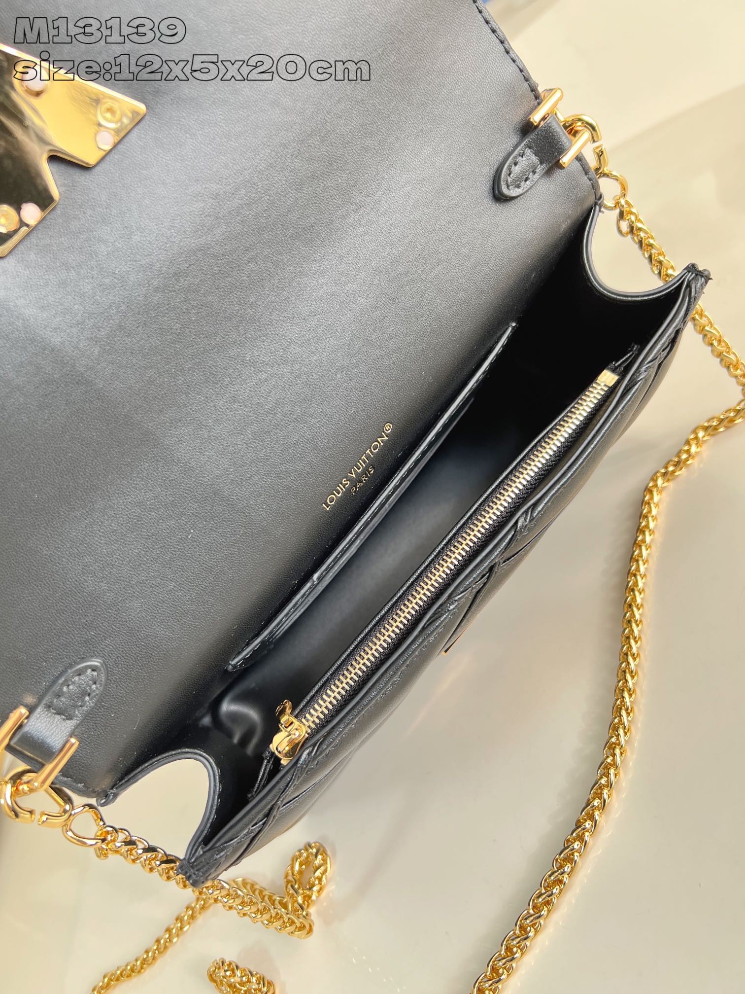 [LOUIS VUITTON-루이비통] 루이비통 월릿 온 체인 블랙 M13139