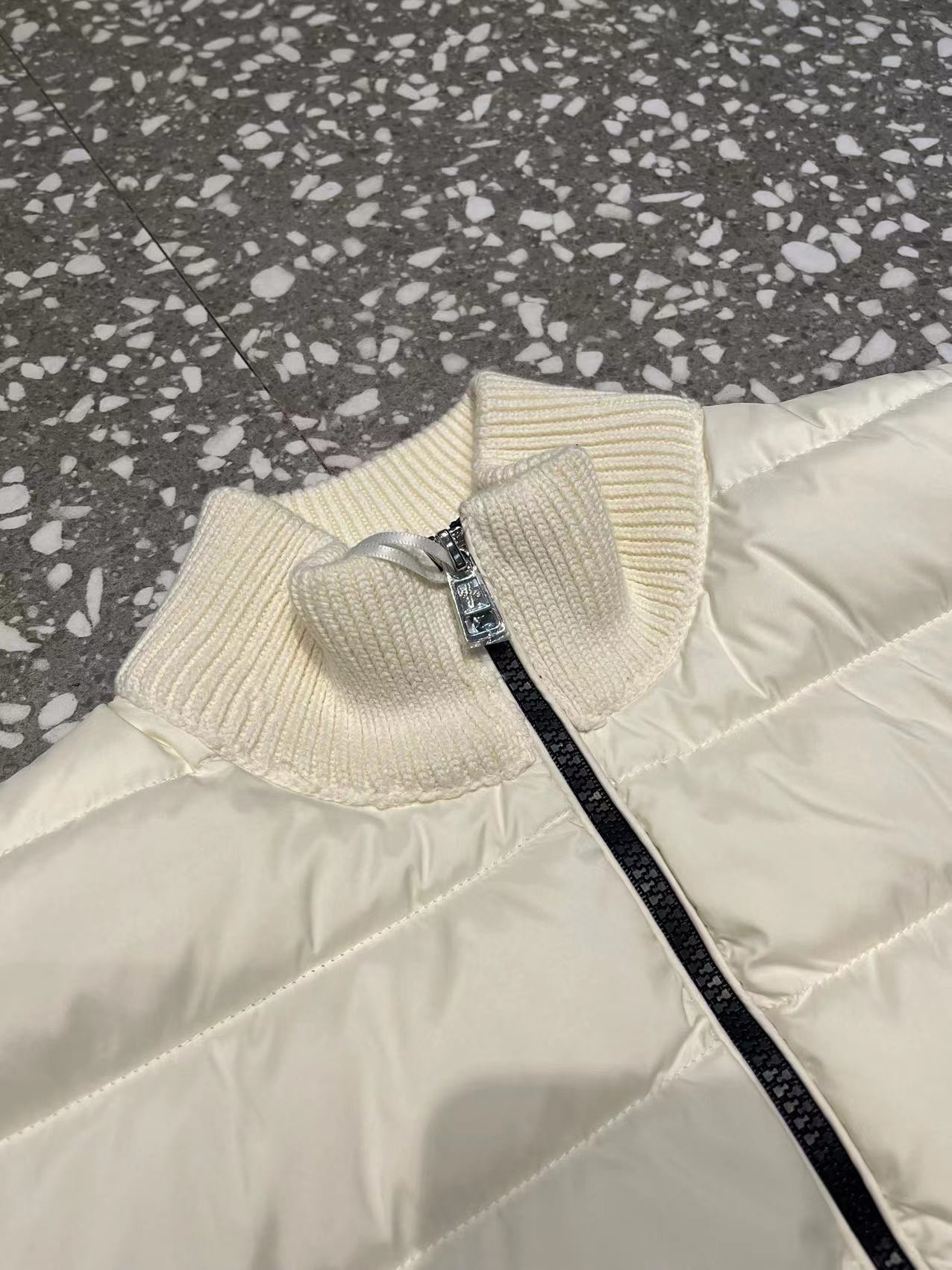 [MONCLER-몽클레어] 몽클레어 패딩 재킷