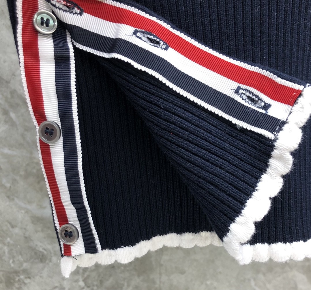 [TOM BROWNE -톰브라운 ] 톰브라운 반팔 니트 스웨터 블랙