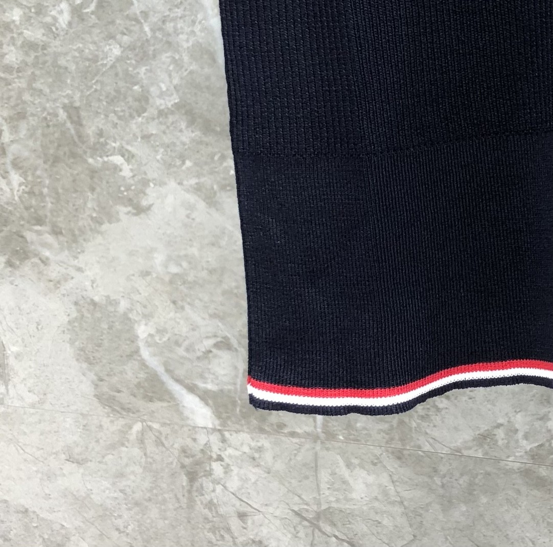 [TOM BROWNE -톰브라운 ] 톰브라운  카라 반팔 니트