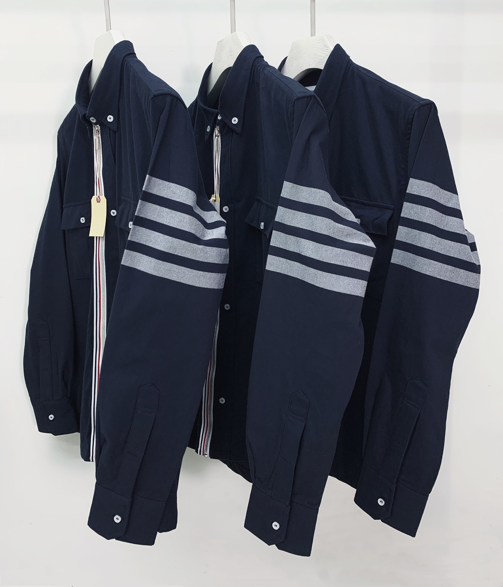 [TOM BROWNE -톰브라운 ] 톰브라운 사선완장 남성 셔츠