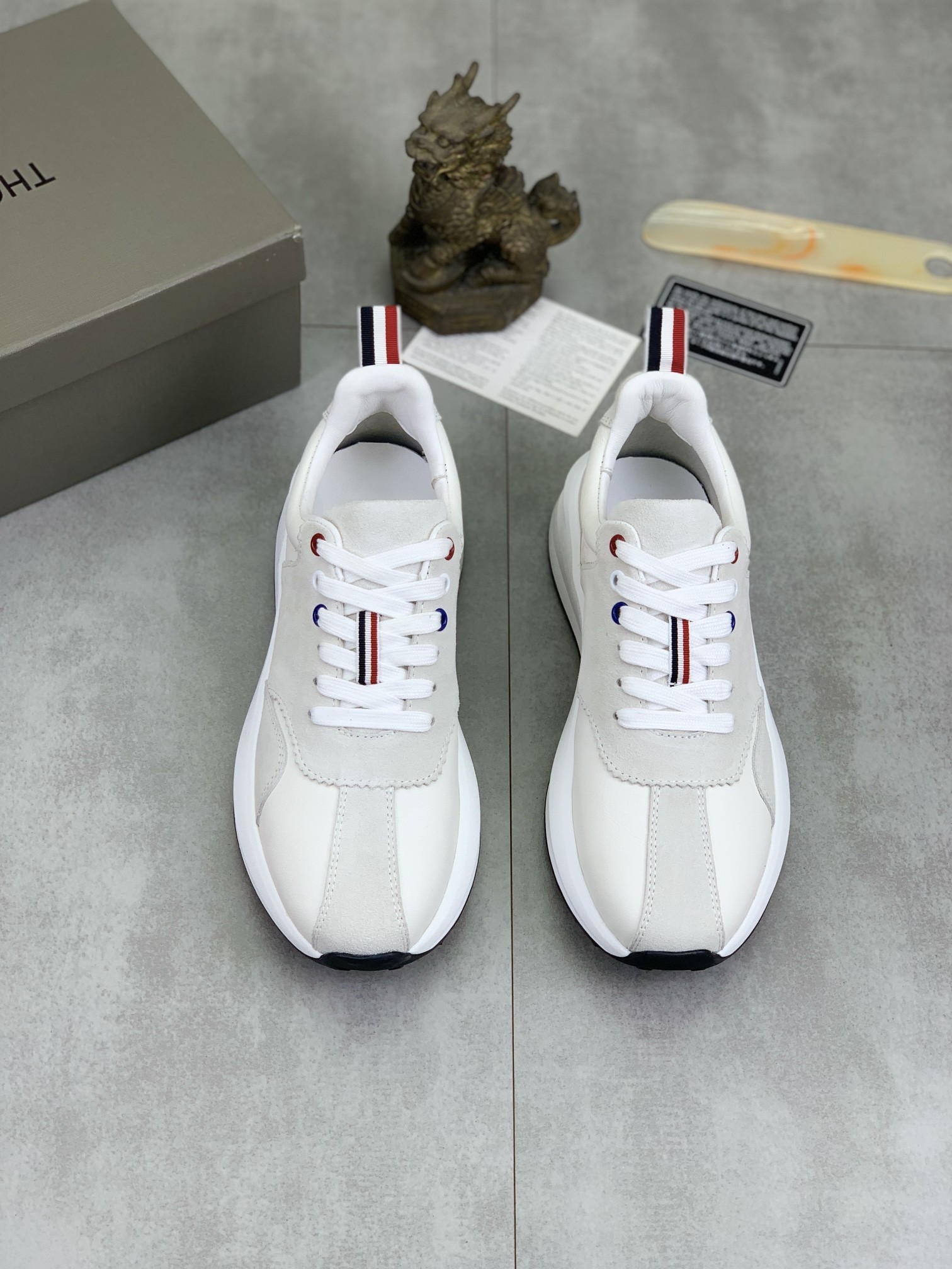 [THOM BROWNE-톰브라운] 톰브라운 남성 스니커즈 화이트