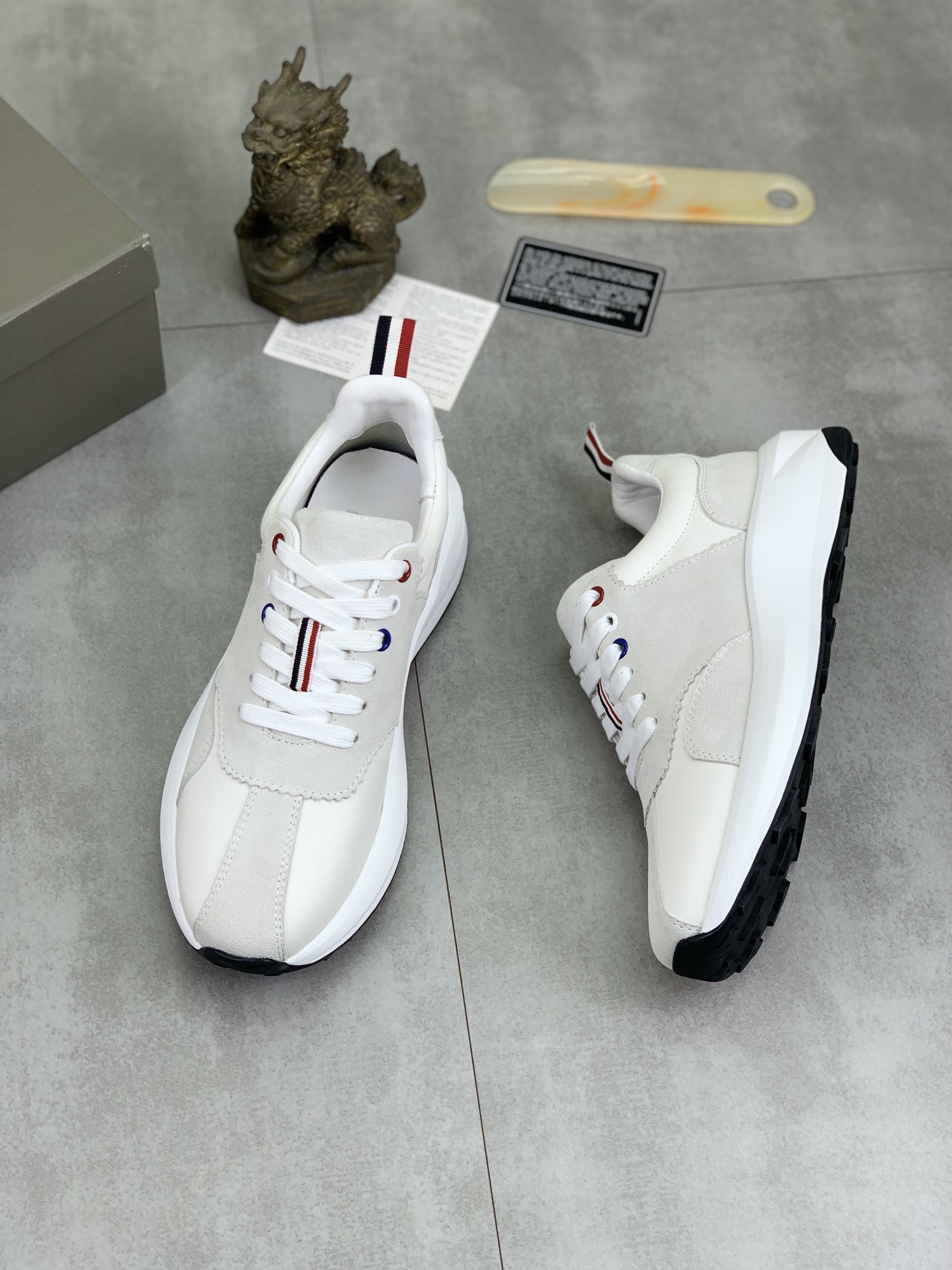 [THOM BROWNE-톰브라운] 톰브라운 남성 스니커즈 화이트