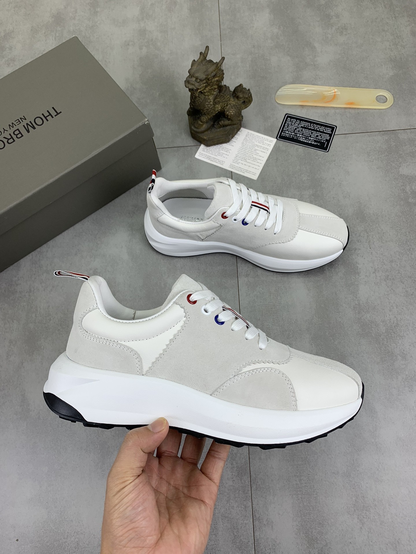 [THOM BROWNE-톰브라운] 톰브라운 남성 스니커즈 화이트