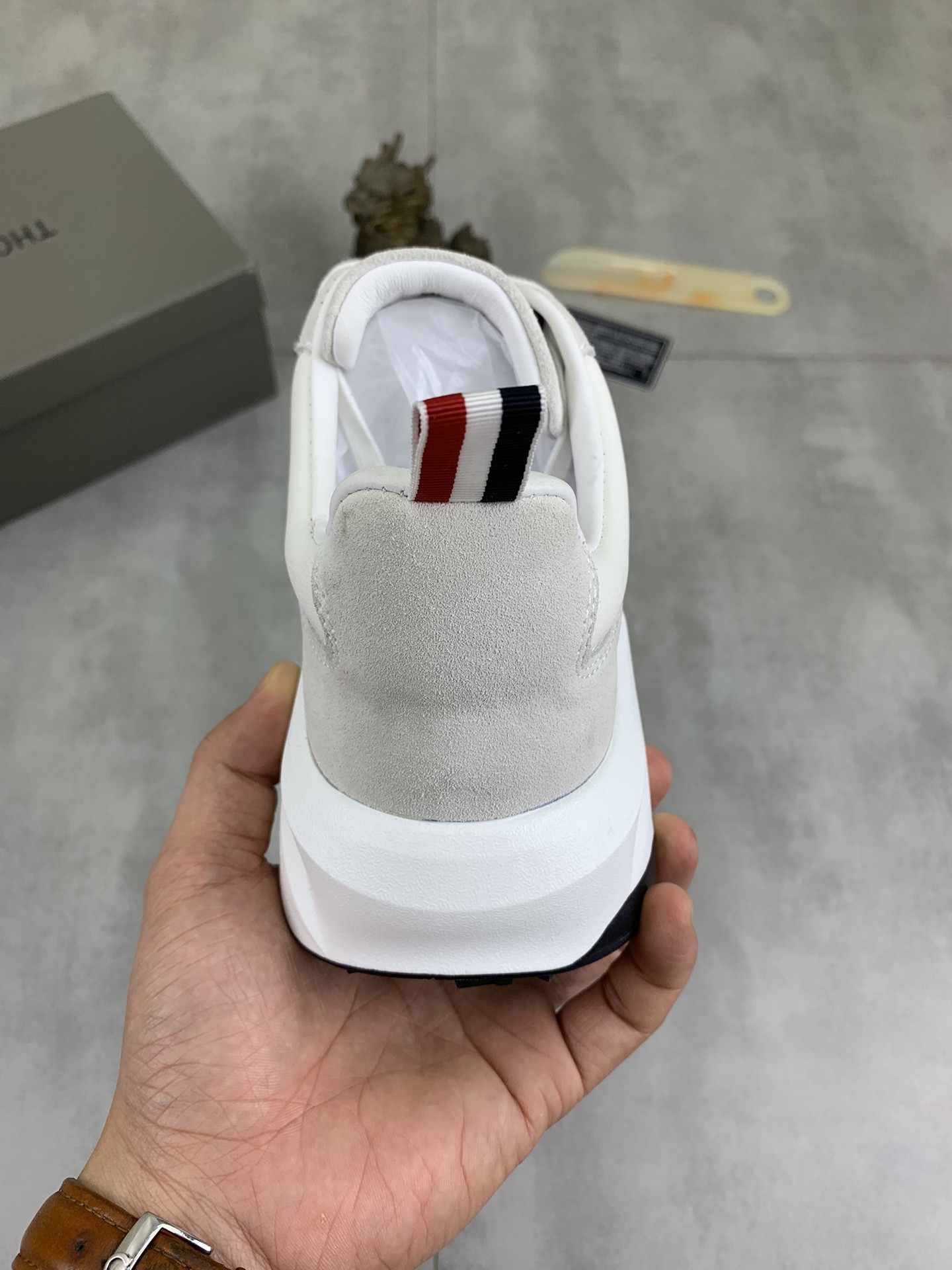 [THOM BROWNE-톰브라운] 톰브라운 남성 스니커즈 화이트