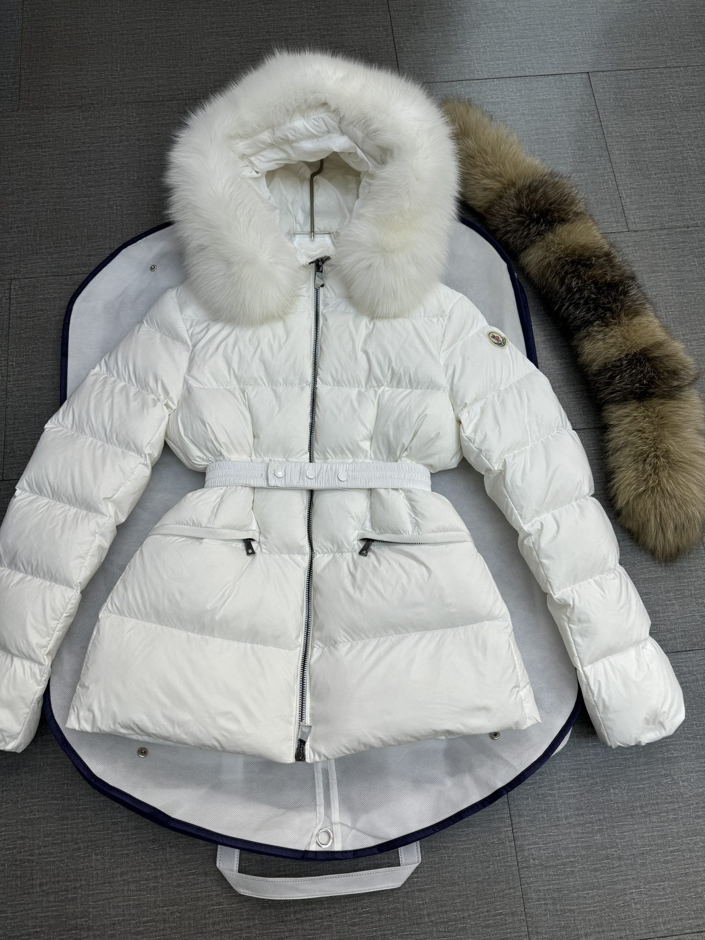 [MONCLER-몽클레어] 몽클레어 보에드 숏 패딩