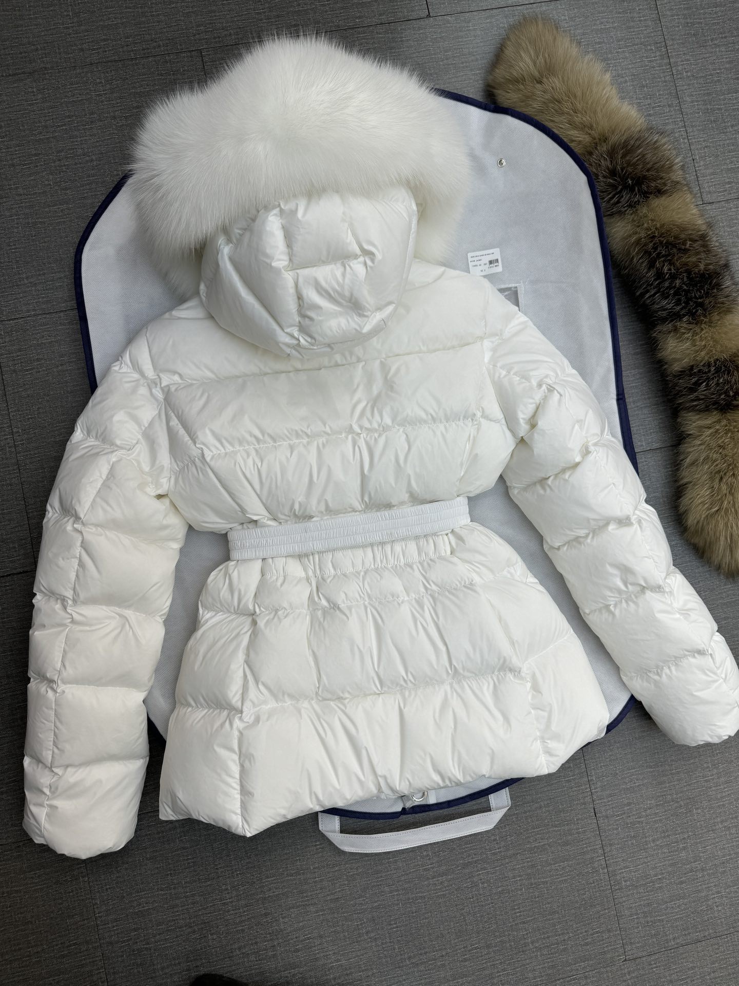 [MONCLER-몽클레어] 몽클레어 보에드 숏 패딩