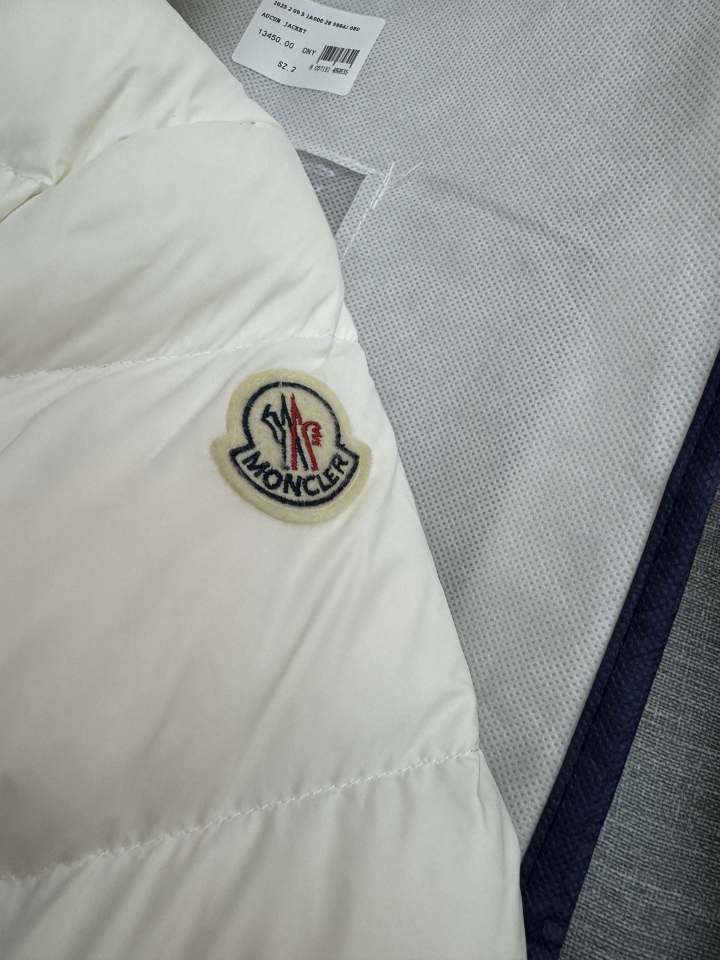 [MONCLER-몽클레어] 몽클레어 보에드 숏 패딩