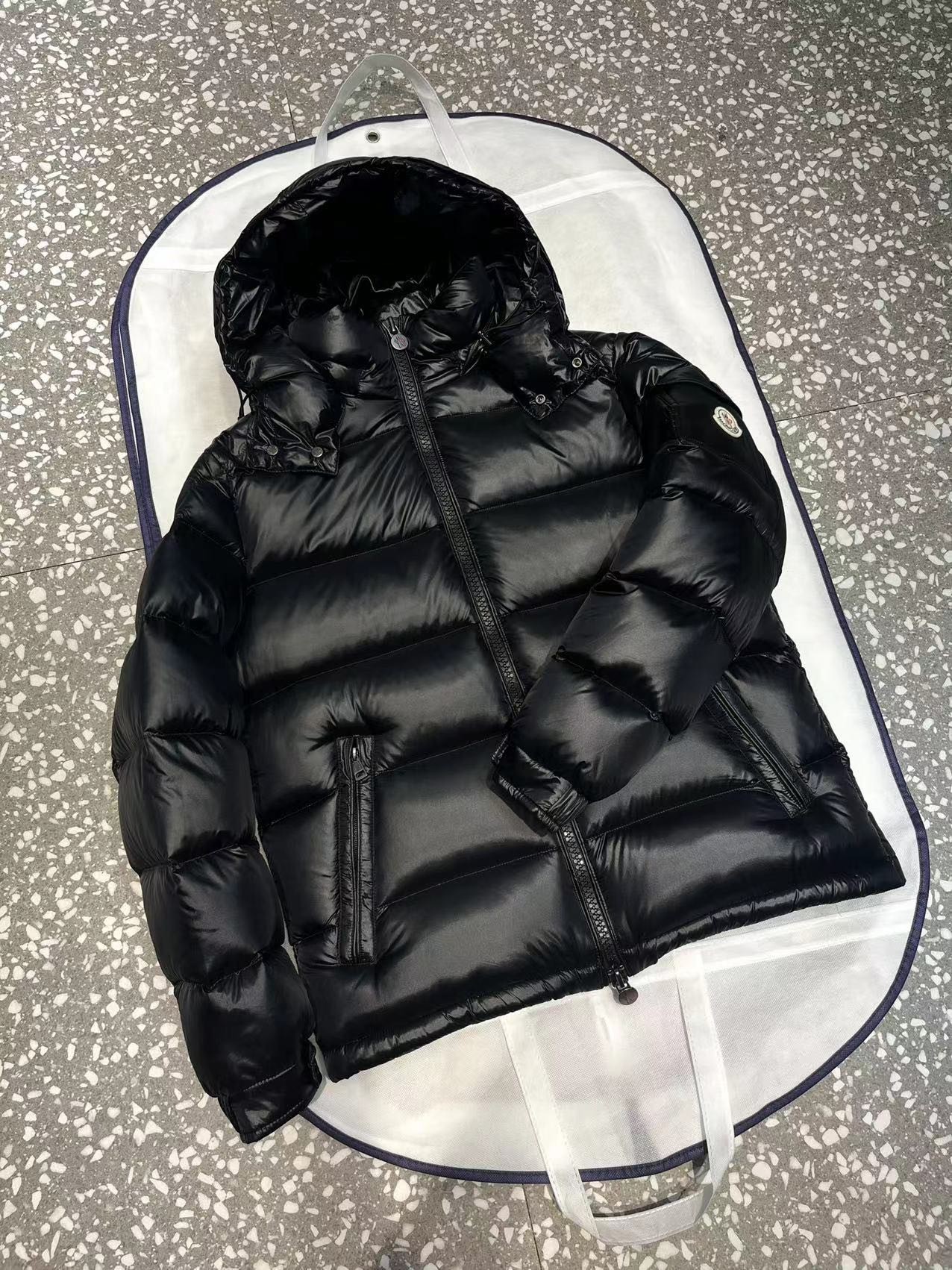 [MONCLER-몽클레어] 몽클레어 마야 유광 패딩